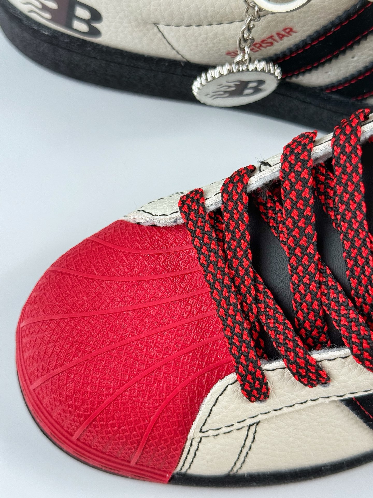 AD Originals Superstar x New Balance 白黑红满天星 AD8021