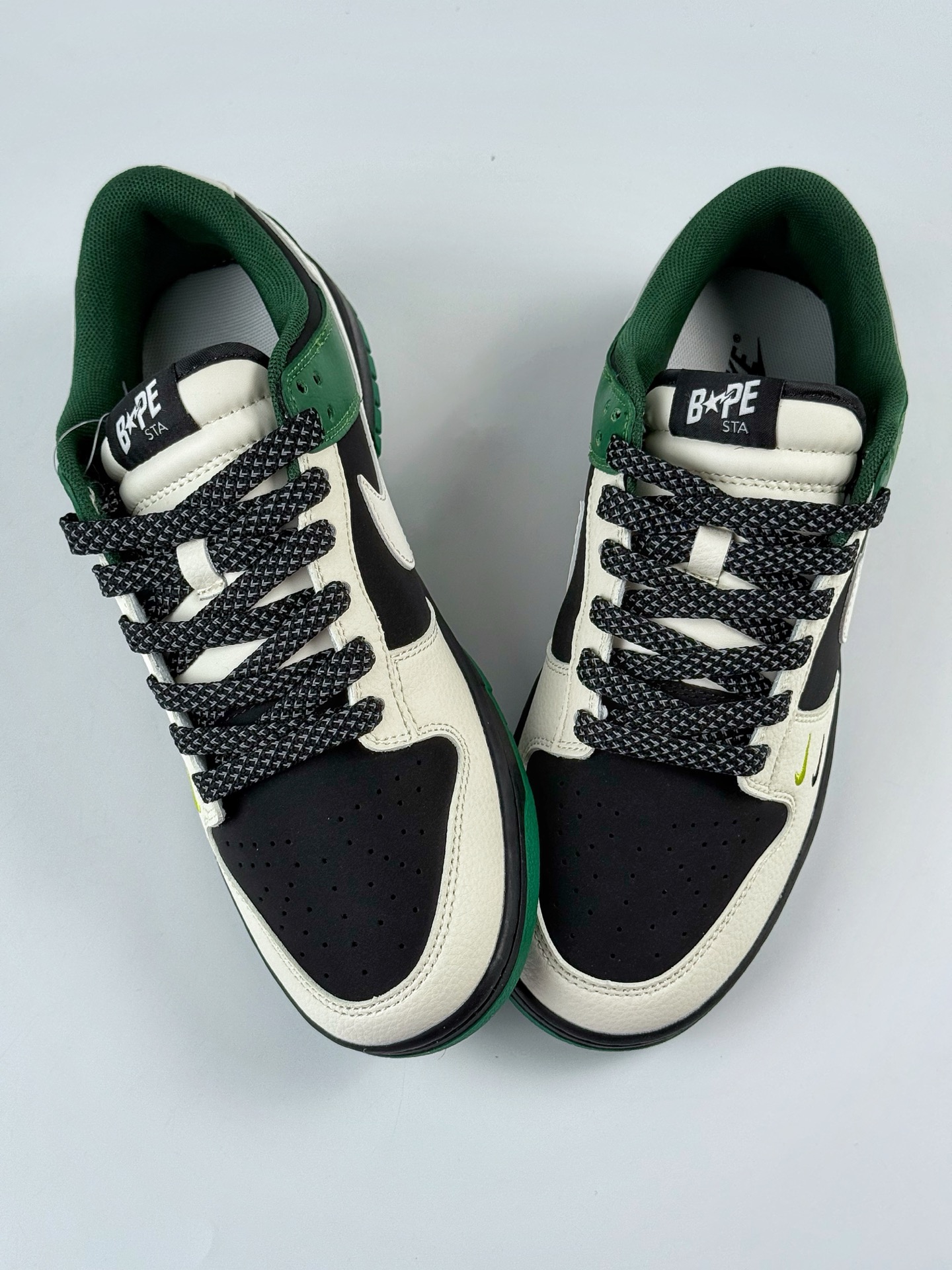 Nike SB Dunk Low x BAPE 白黑绿双小勾满天星  QW5836-015