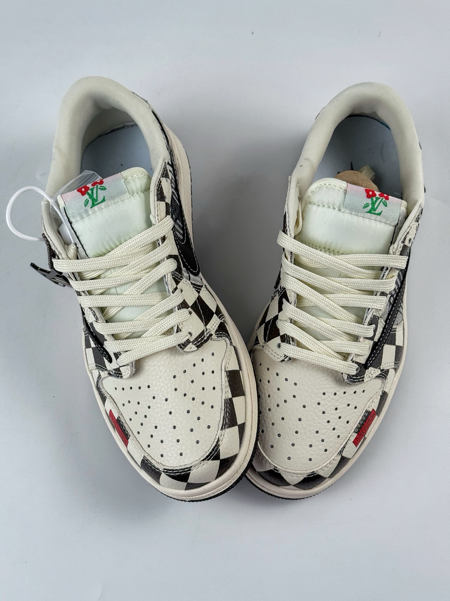 Travis Scott x Nike Air Jordan 1 Low x Louis Vuitton Air Jordan 1 Low 反转黑白格牛仔倒钩 LD2028-047