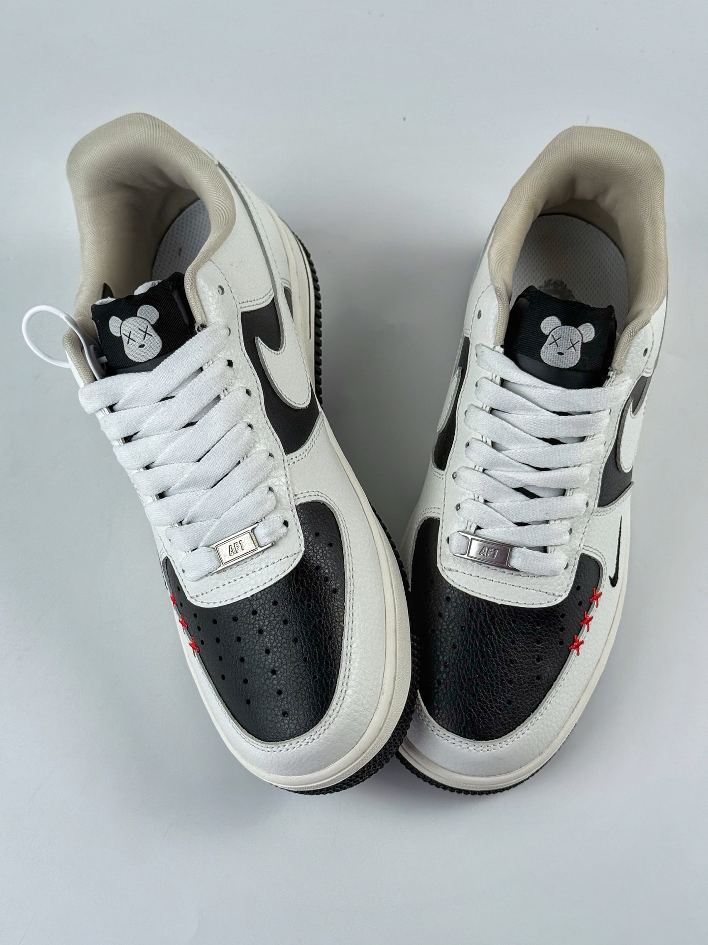 260 Nike Air Force 1 Low 07 x 暴力熊 白黑小勾  AM1588-004