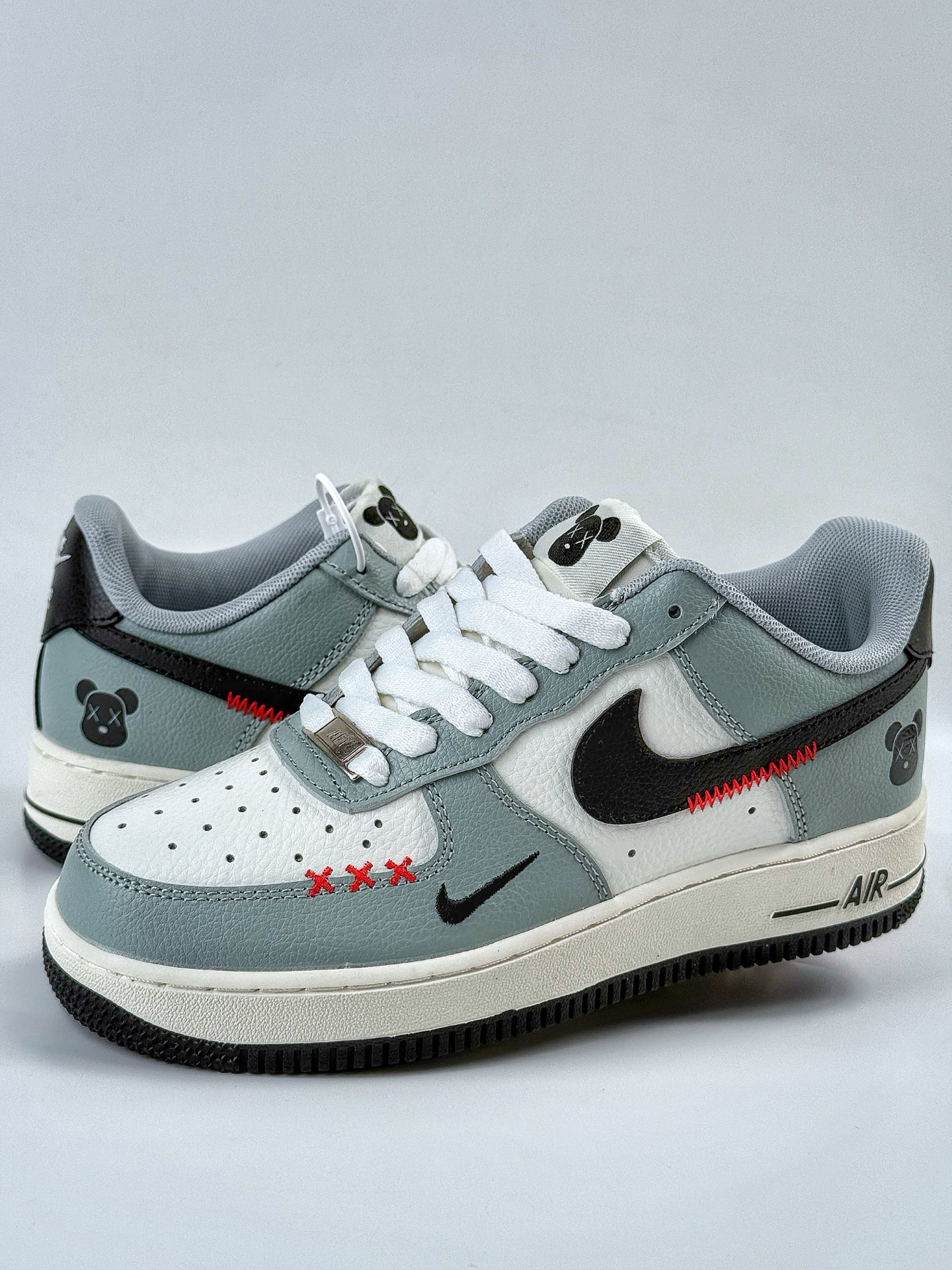 260 Nike Air Force 1 Low 07 x 暴力熊 灰白小勾  AM1588-005