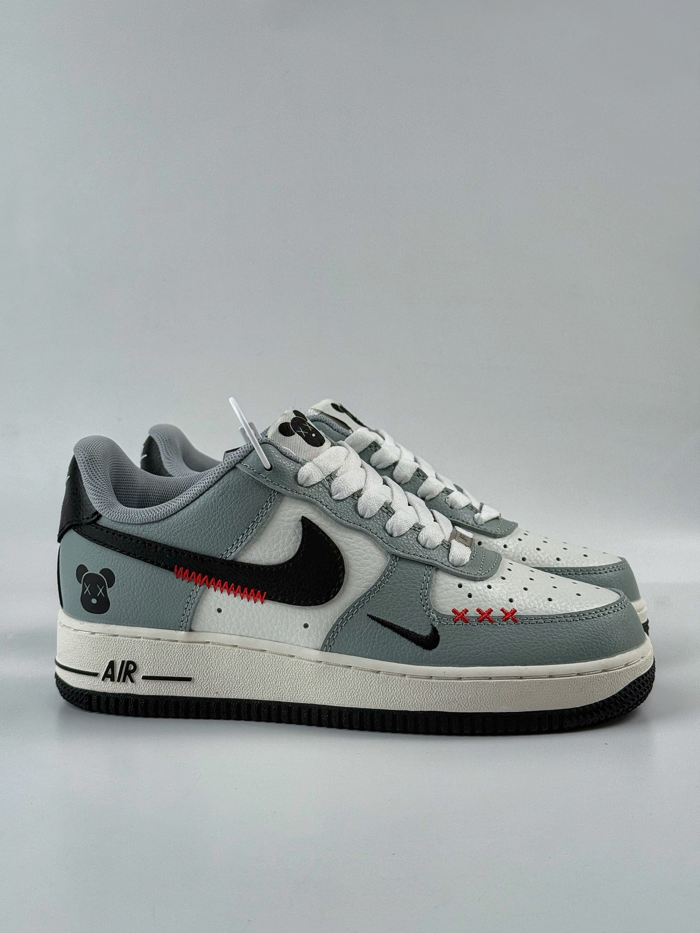 260 Nike Air Force 1 Low 07 x 暴力熊 灰白小勾  AM1588-005