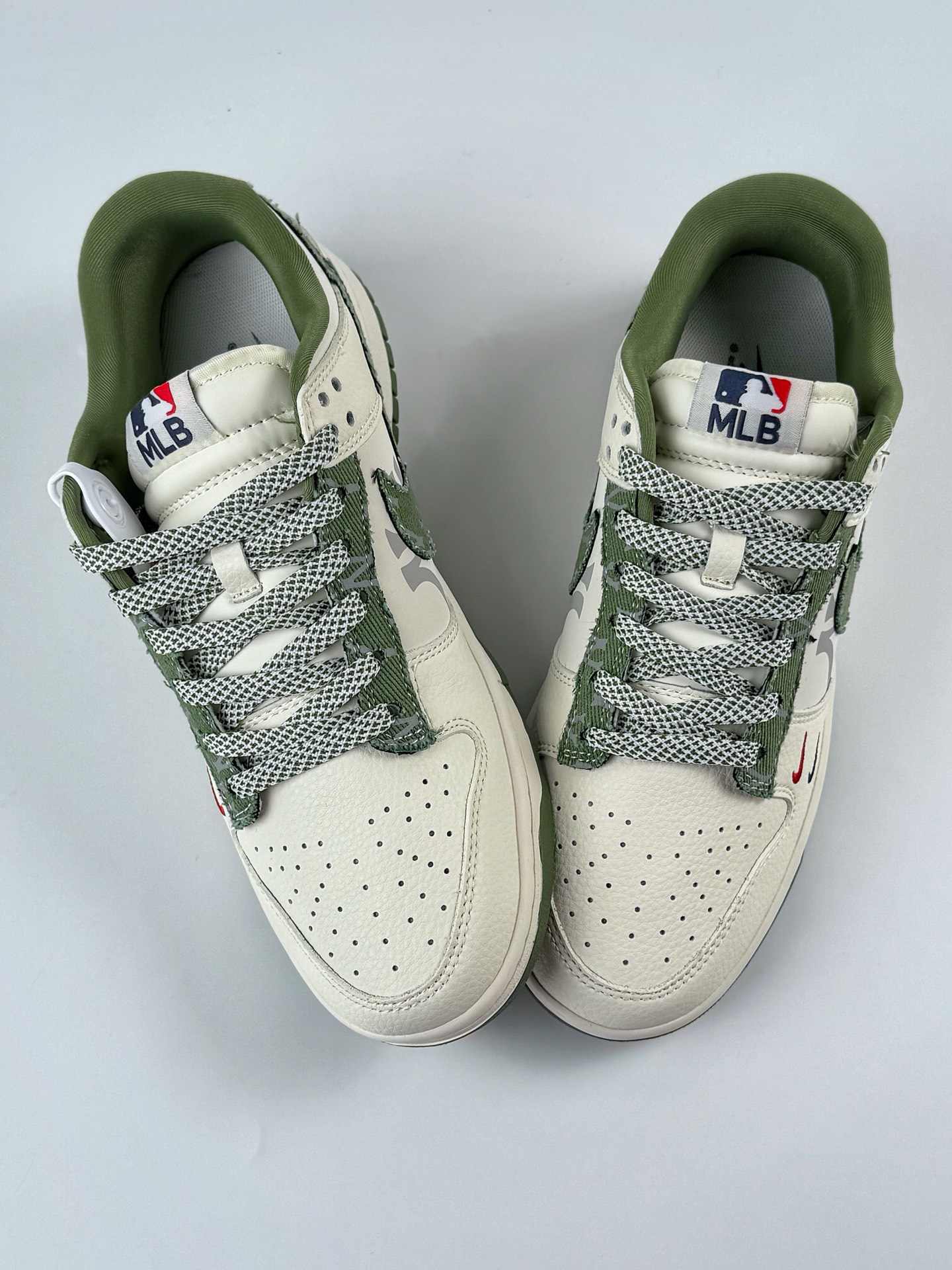 Nike SB Dunk Low x MLB 白绿双小勾满天星  HS8068-054