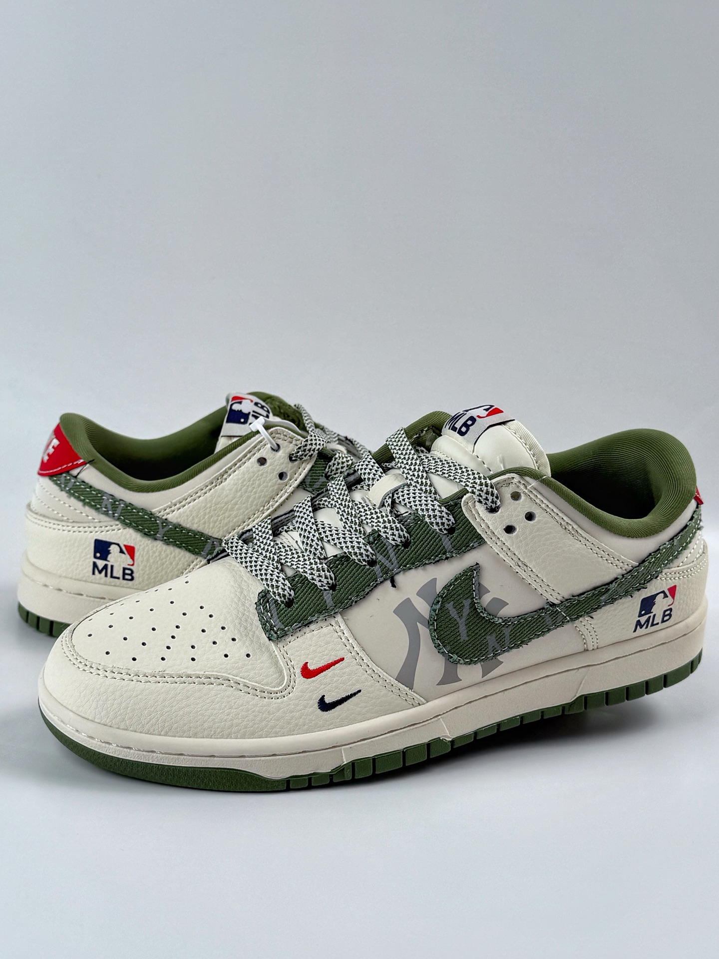 Nike SB Dunk Low x MLB 白绿双小勾满天星  HS8068-054