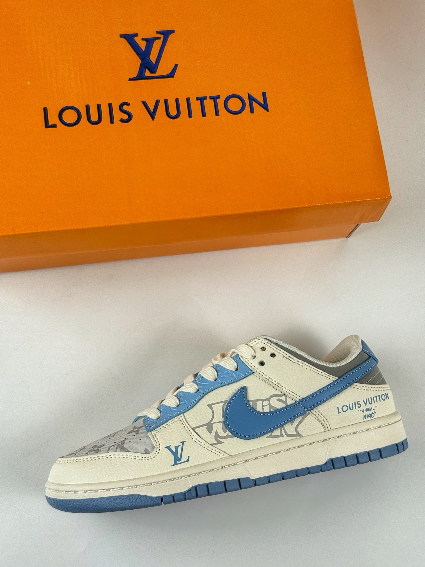 Nike SB Dunk Low x Louis Vuitton 白灰蓝  HS2506-219