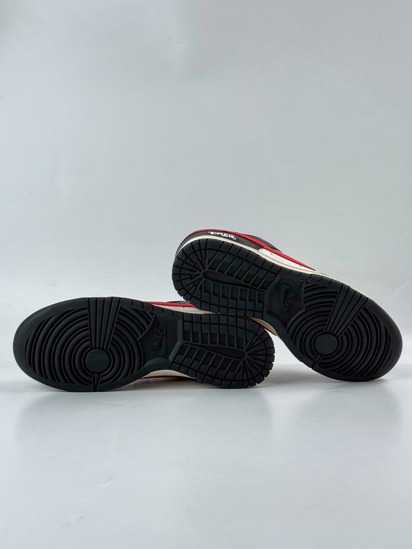 Nike SB Dunk Low 皮革 礼袋 街头 赤影 时尚潮流 黑白熊猫 DD1391-100