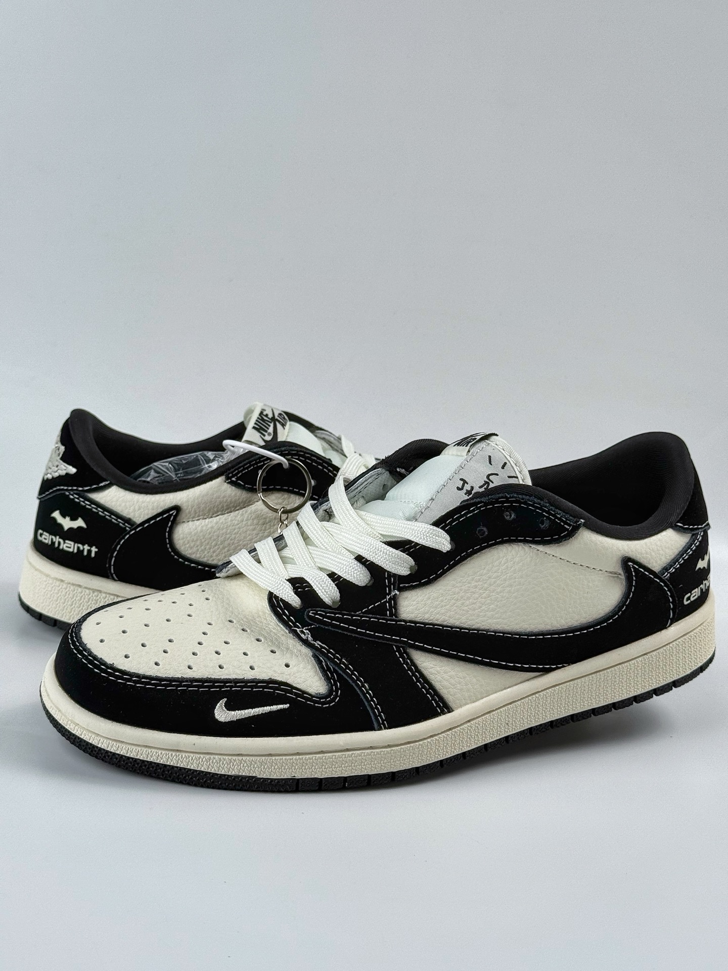 Travis Scott x Nike Air Jordan 1 Low x Carhartt Air Jordan 1 Low 反转黑白小勾倒钩  XB1979-008