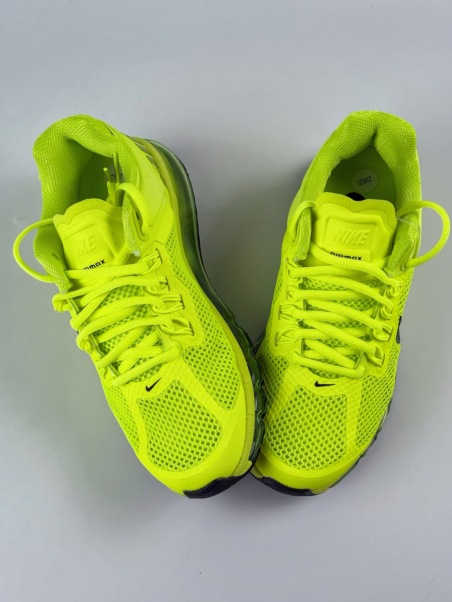 Nike Air Max 2013 舒适时尚耐磨透气 低帮跑步鞋  HF3660-700