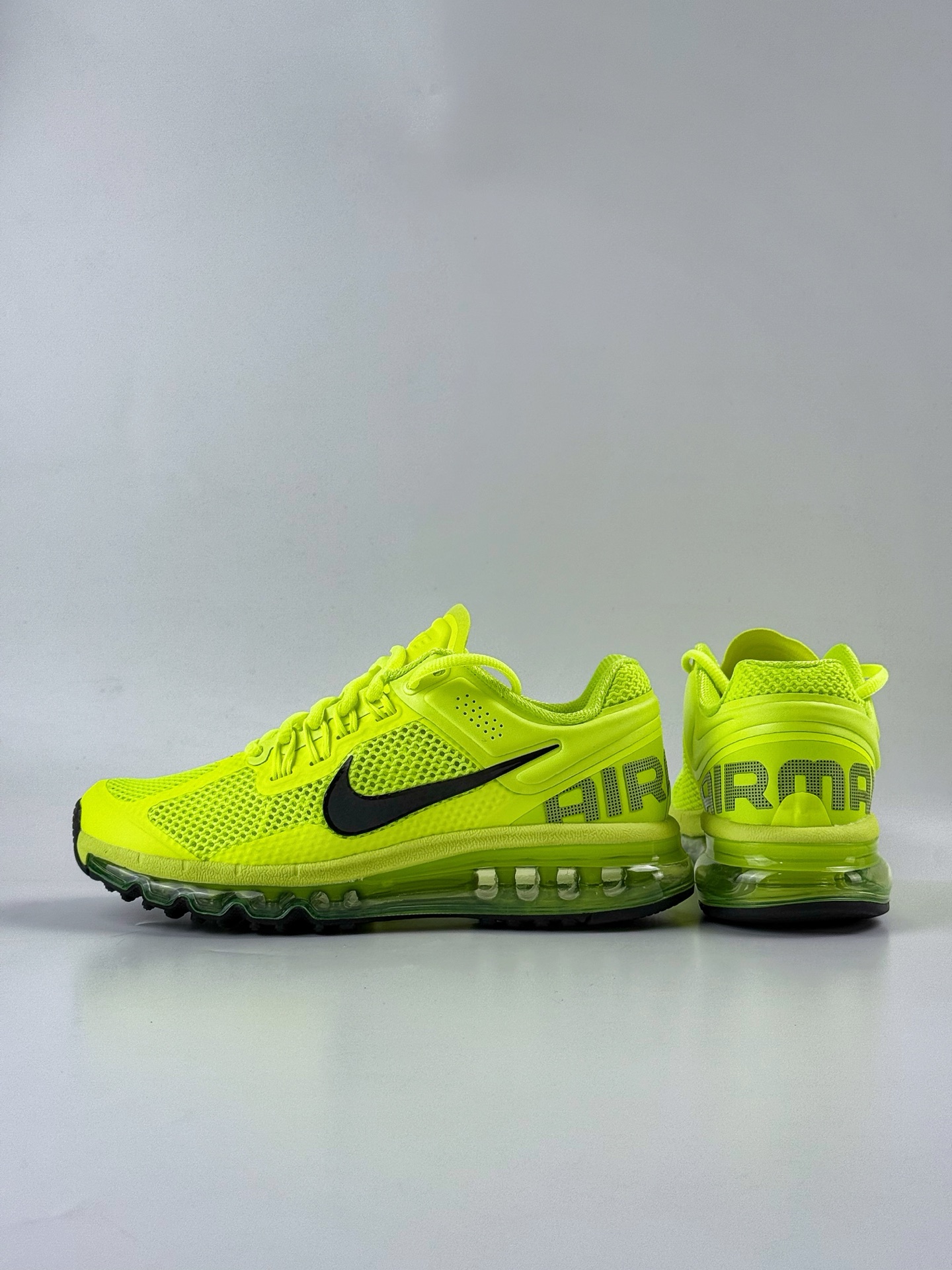 Nike Air Max 2013 舒适时尚耐磨透气 低帮跑步鞋  HF3660-700