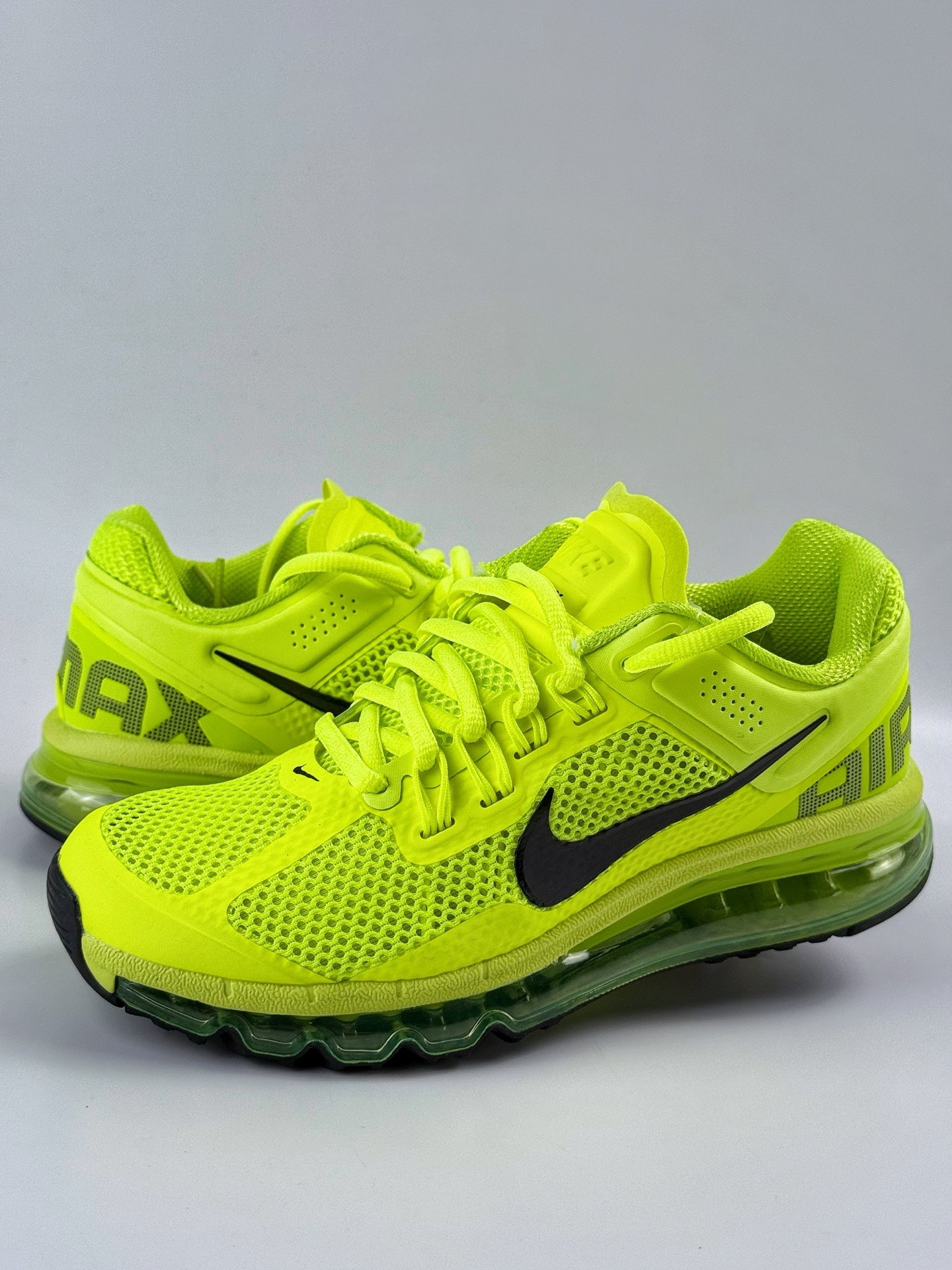 Nike Air Max 2013 舒适时尚耐磨透气 低帮跑步鞋  HF3660-700