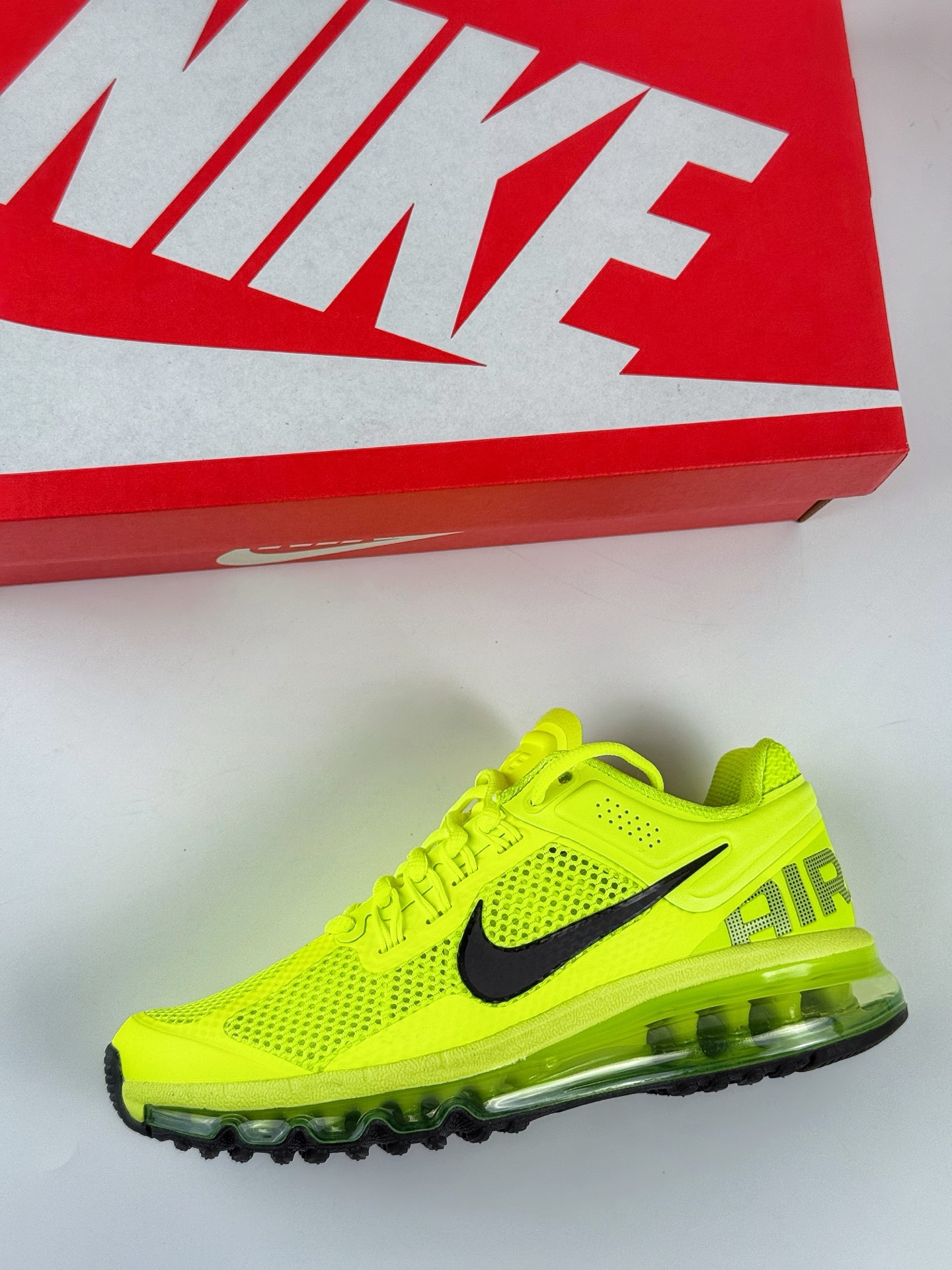Nike Air Max 2013 舒适时尚耐磨透气 低帮跑步鞋  HF3660-700