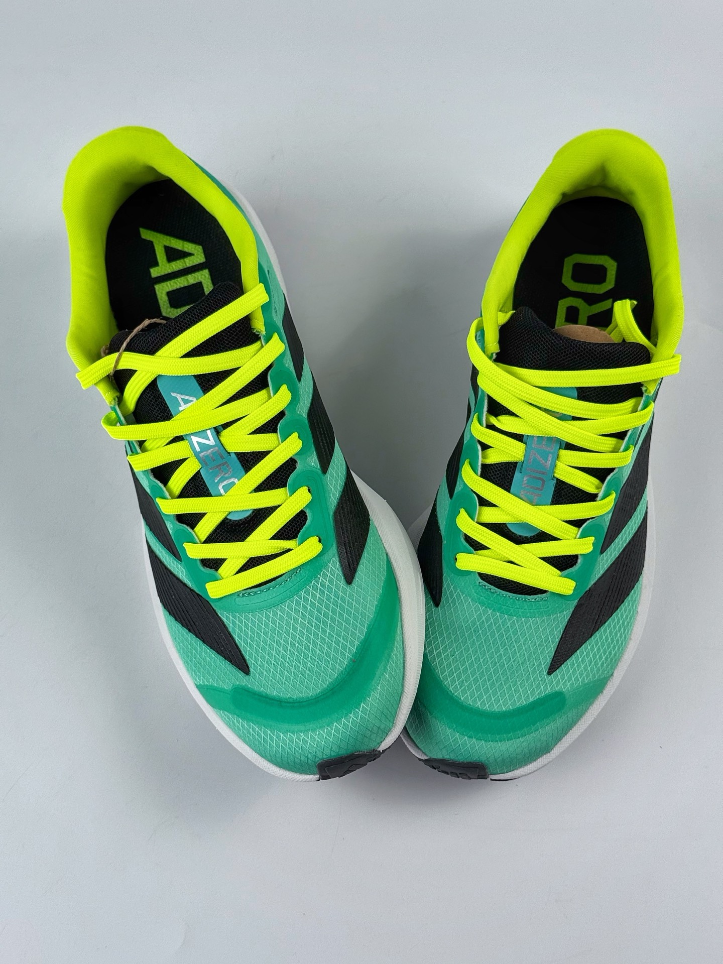 AdidAdizero BK 阿迪超轻透气缓震跑鞋  JP6543