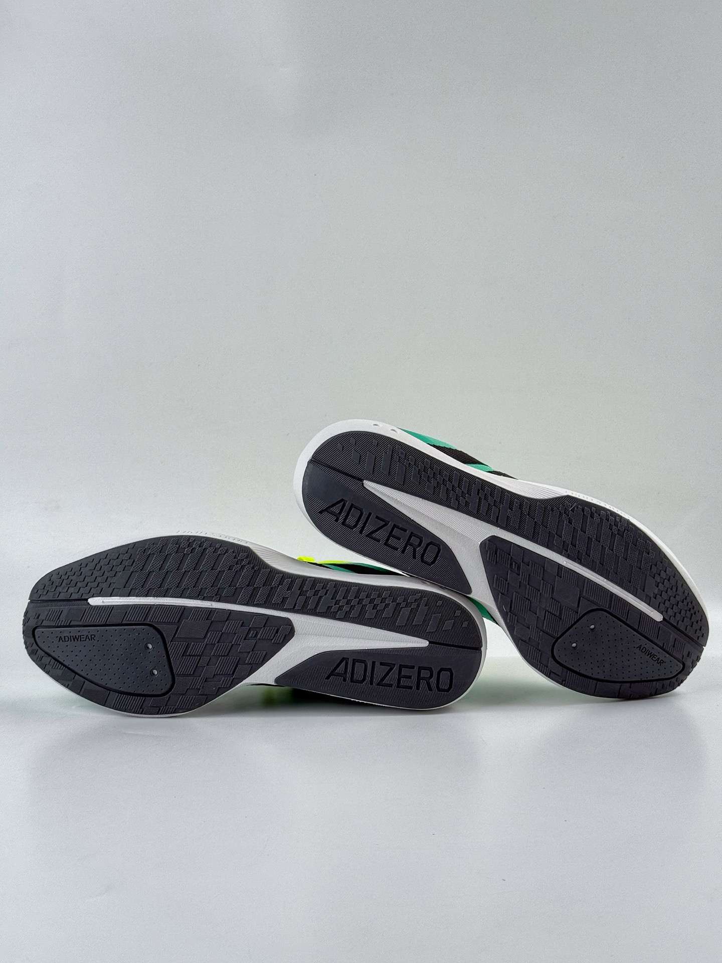 AdidAdizero BK 阿迪超轻透气缓震跑鞋  JP6543