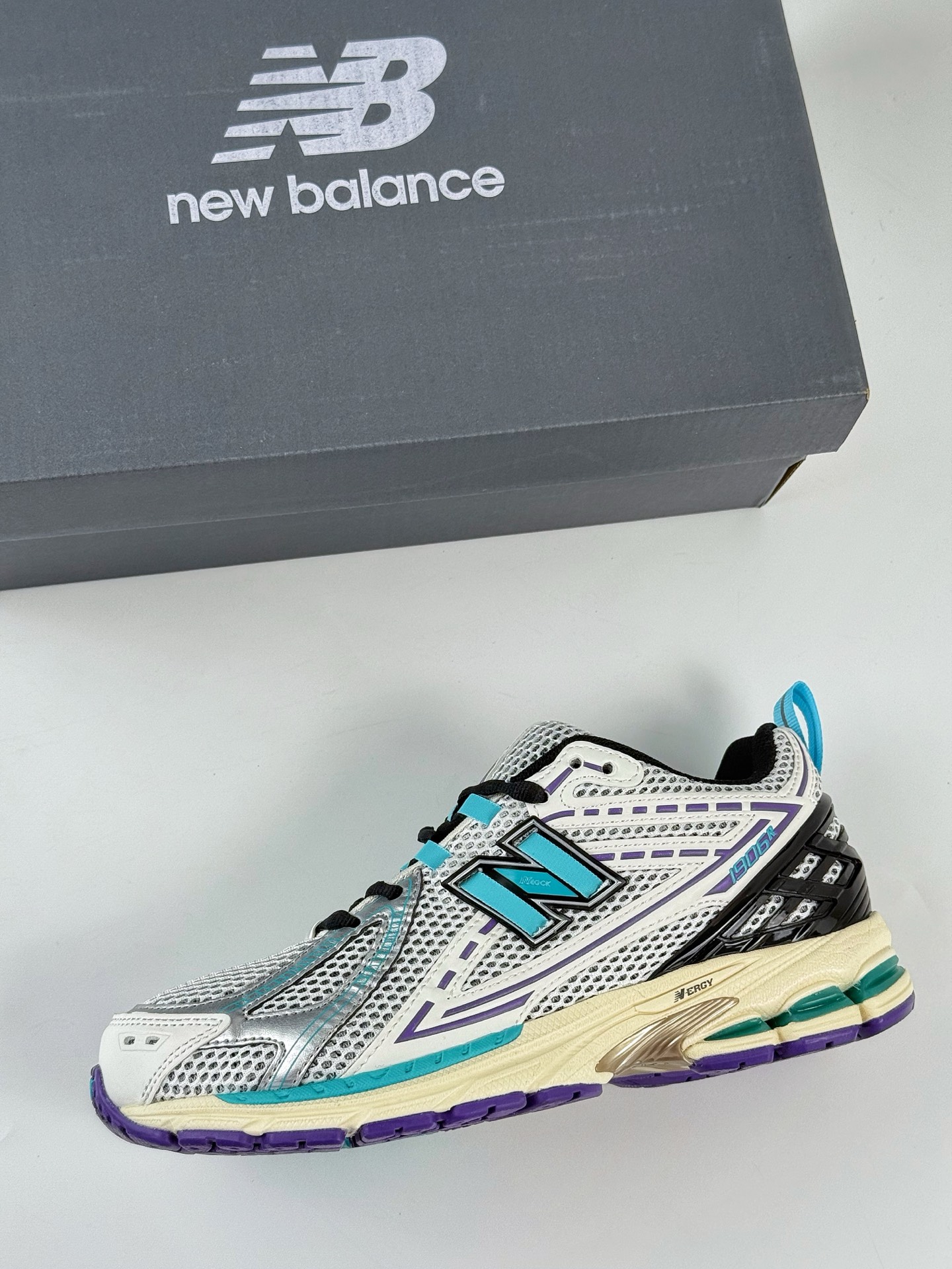 New Balance M1906系列 复古单品宝藏老爹鞋款 M1906RCF