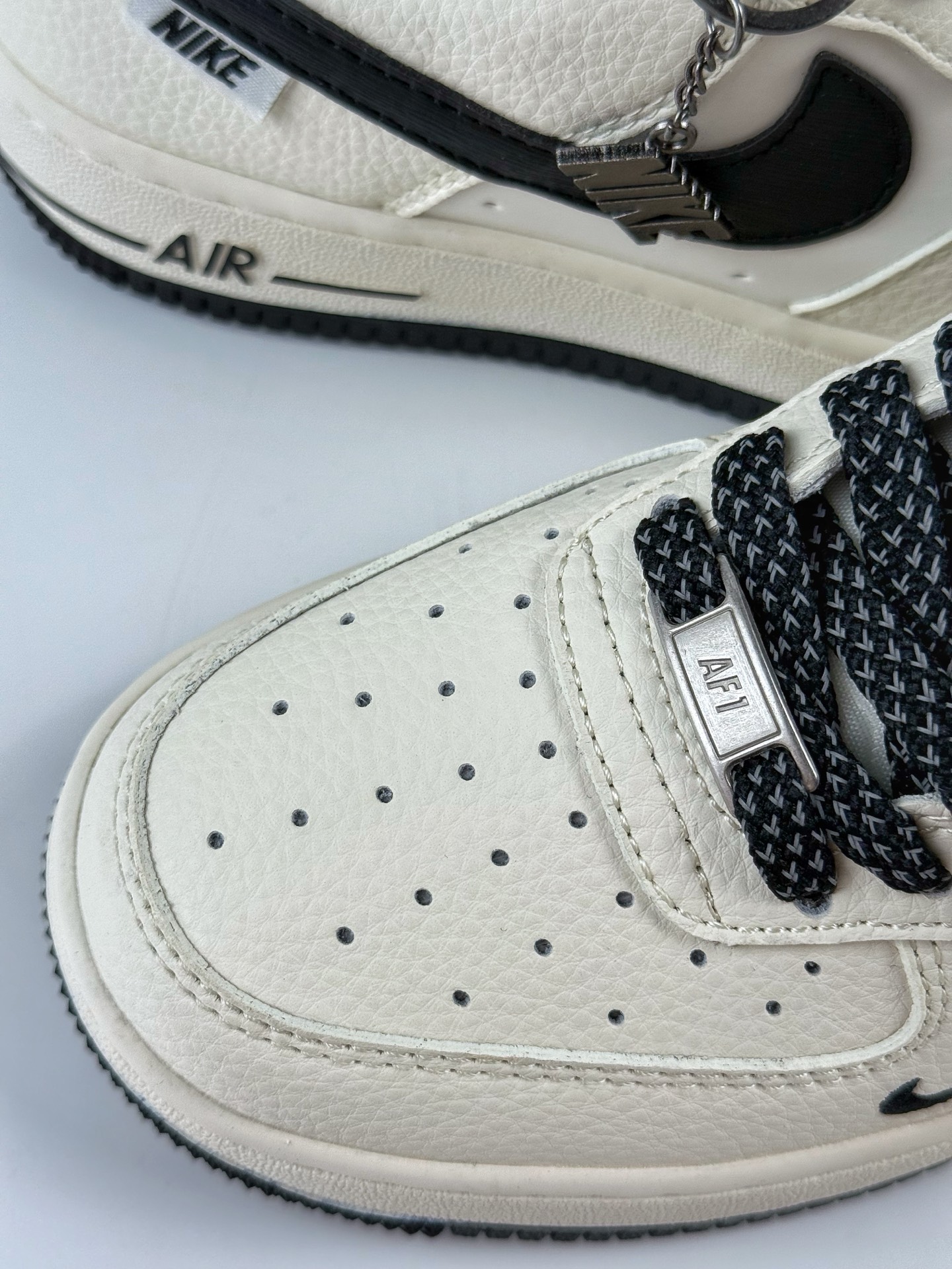 Nike Air Force 1 Low 07 x NIKE 白黑小勾  SM6668-105