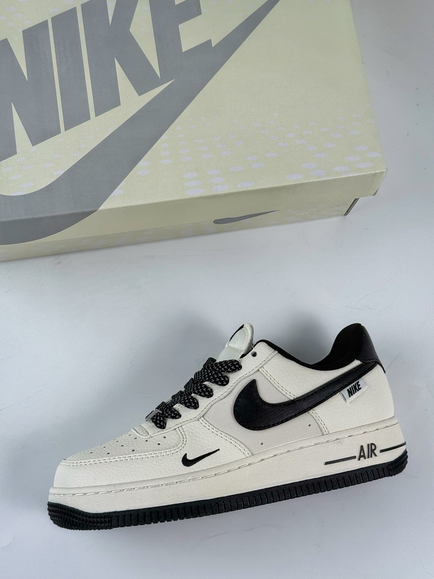 Nike Air Force 1 Low 07 x NIKE 白黑小勾  SM6668-105