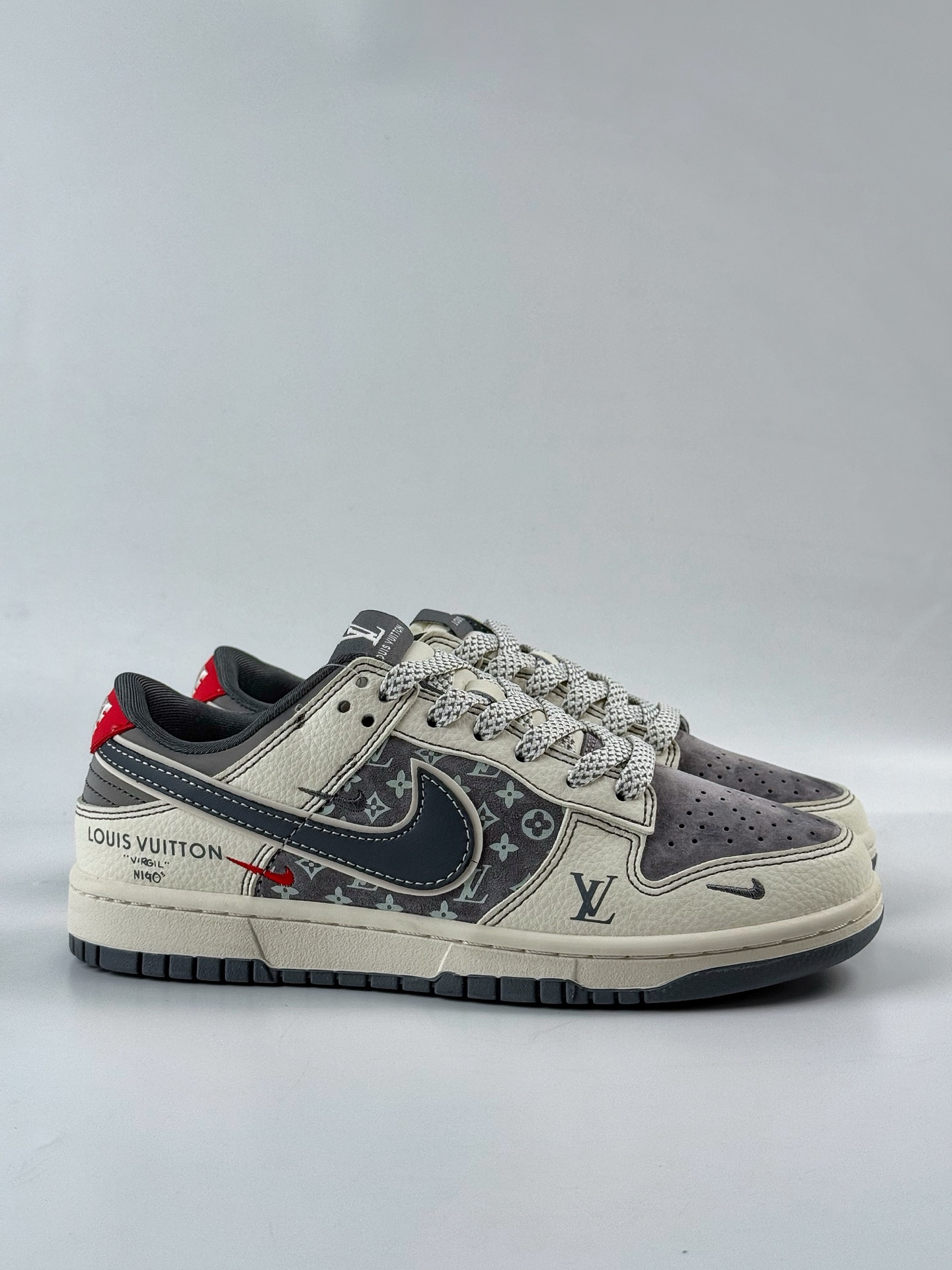 Nike SB Dunk Low x Louis Vuitton 白灰三小勾满天星 YX5066-367