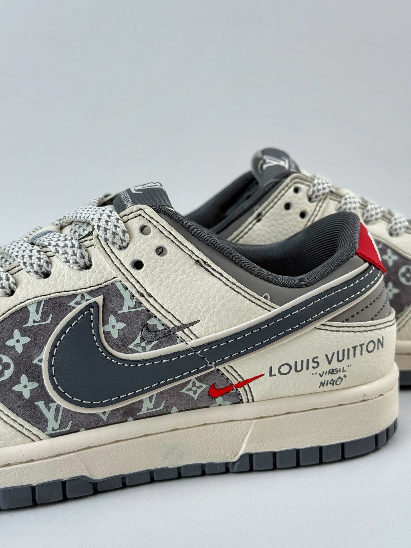 Nike SB Dunk Low x Louis Vuitton 白灰三小勾满天星 YX5066-367