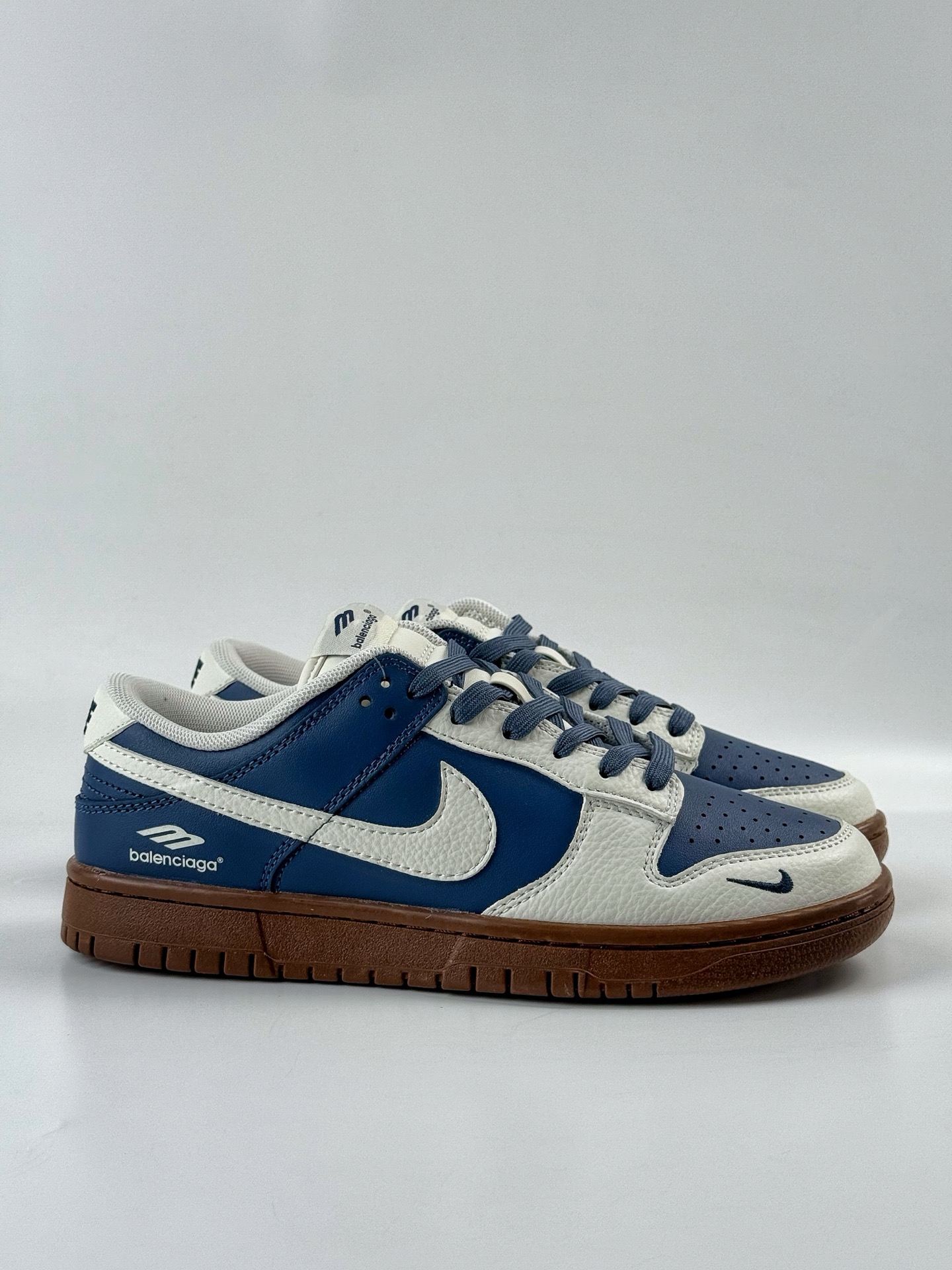Nike SB Dunk Low x Balenciaga 白蓝小勾 FX1588-315