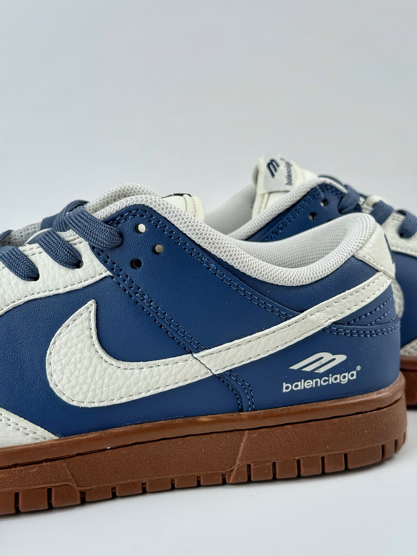 Nike SB Dunk Low x Balenciaga 白蓝小勾 FX1588-315