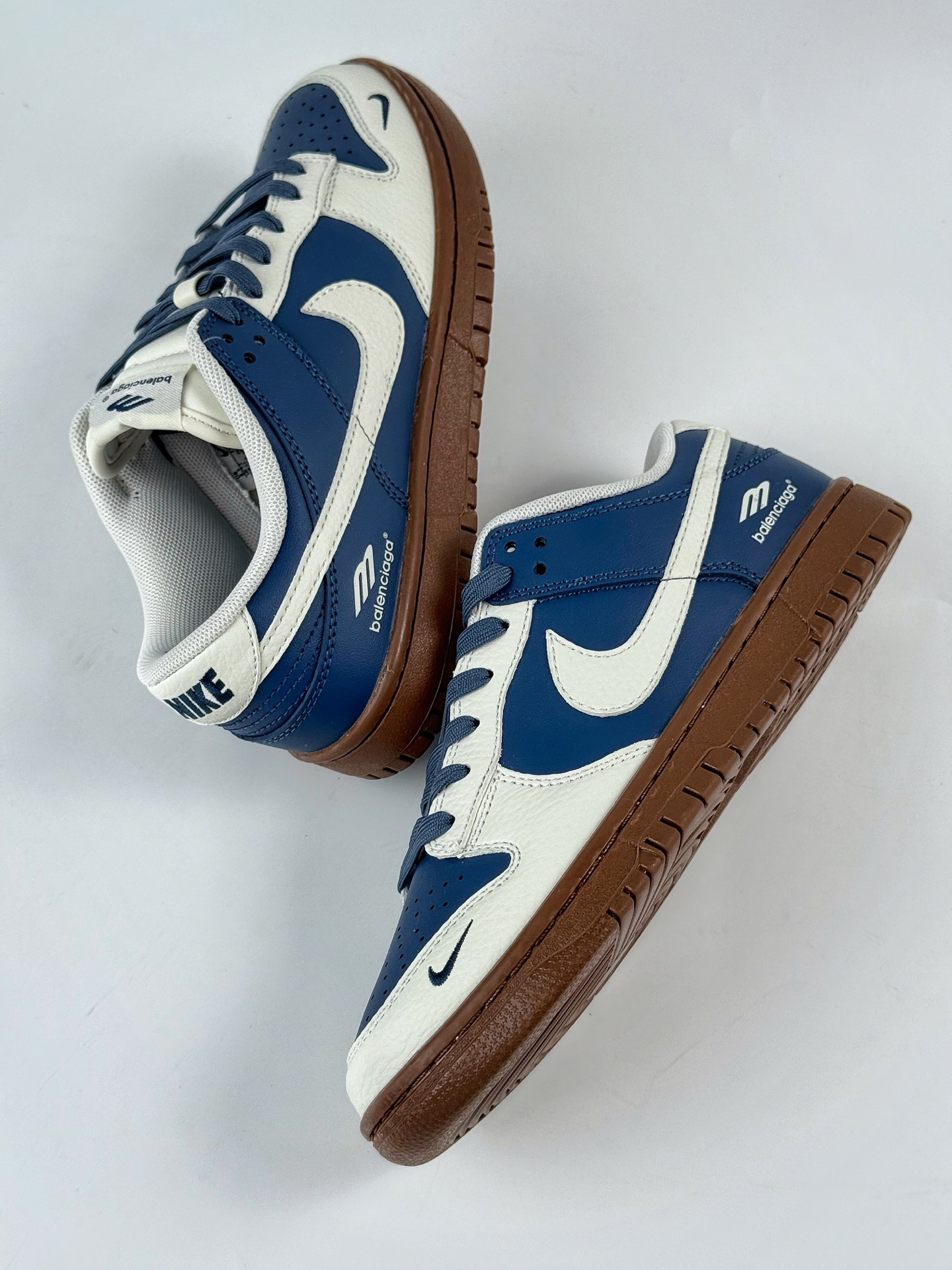 Nike SB Dunk Low x Balenciaga 白蓝小勾 FX1588-315