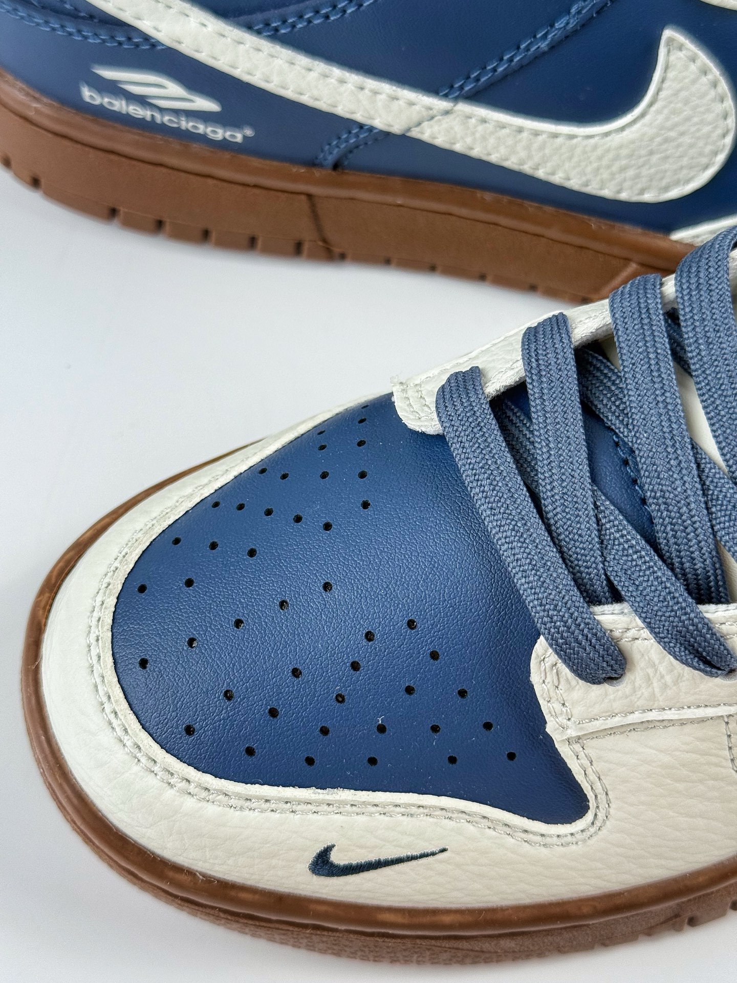 Nike SB Dunk Low x Balenciaga 白蓝小勾 FX1588-315