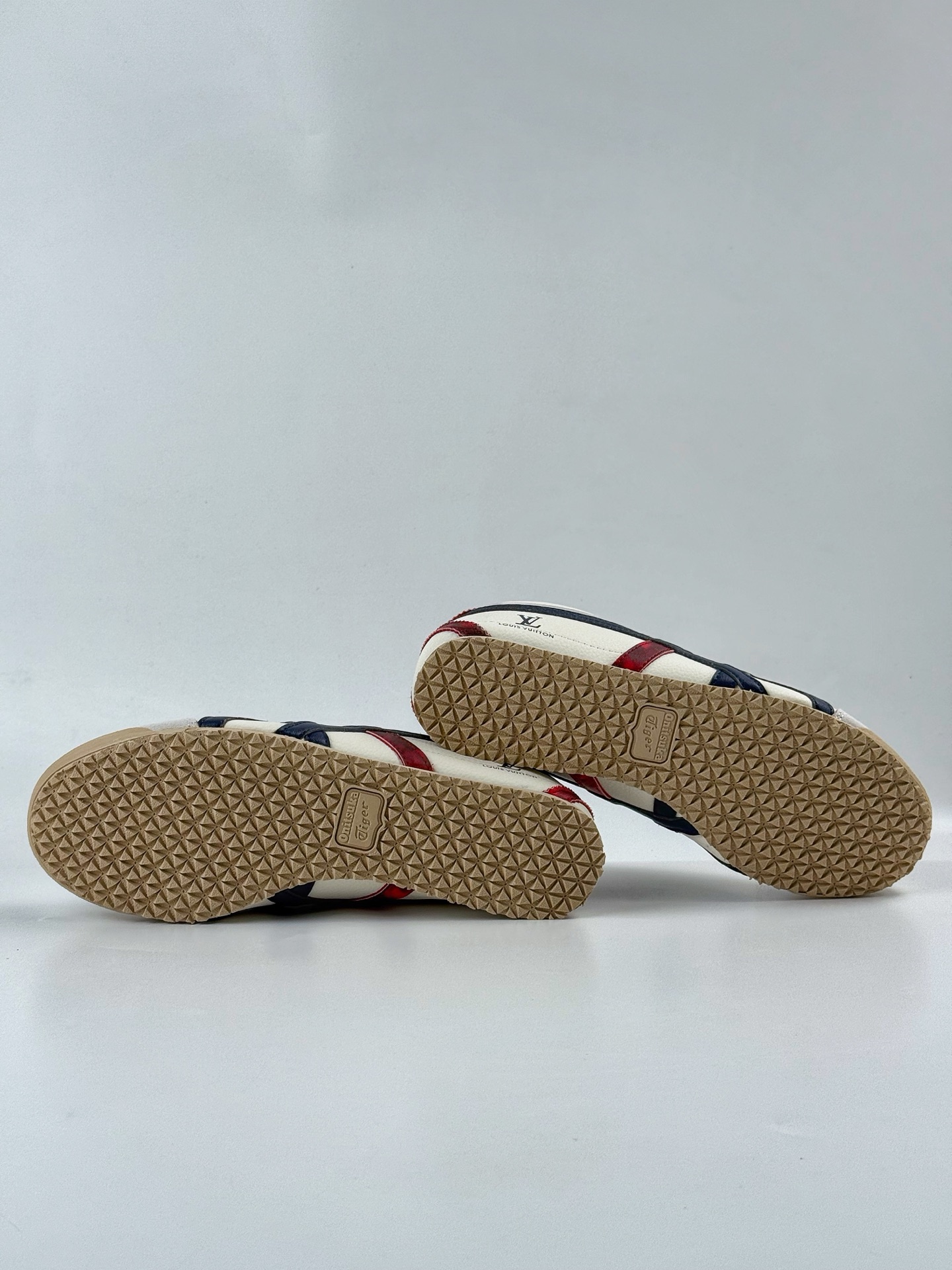 Onitsuka Tiger Mexico 66 Paraty x Louis Vuitton 百搭单品 板鞋  DL408-145