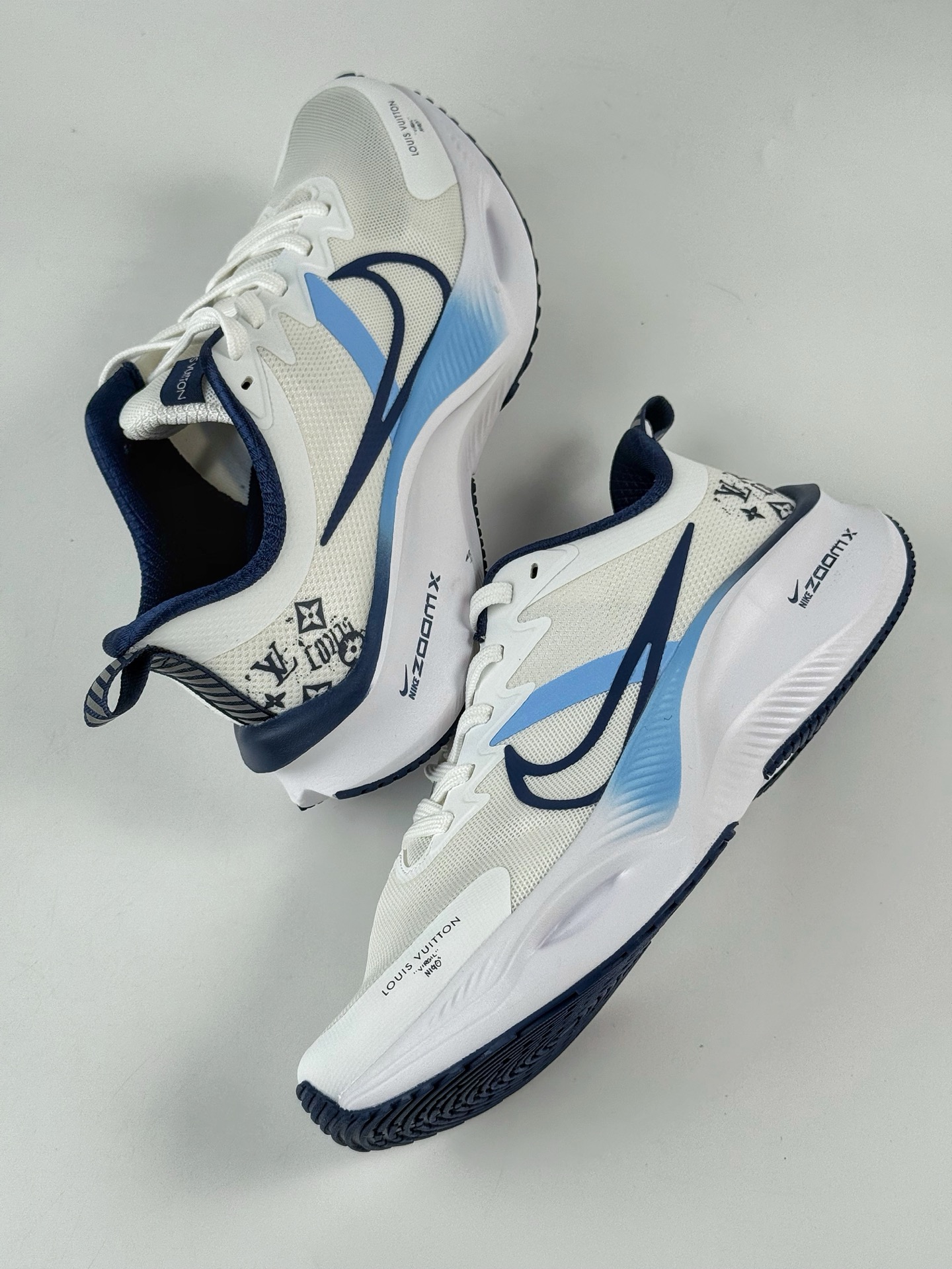 NIKE ZOOM PLUS x Louis Vuitton 全新跑鞋  CK4318-008