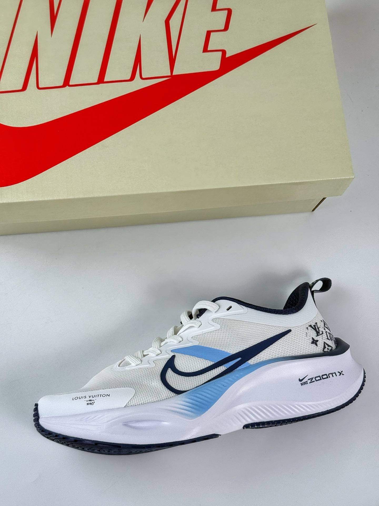 NIKE ZOOM PLUS x Louis Vuitton 全新跑鞋  CK4318-008