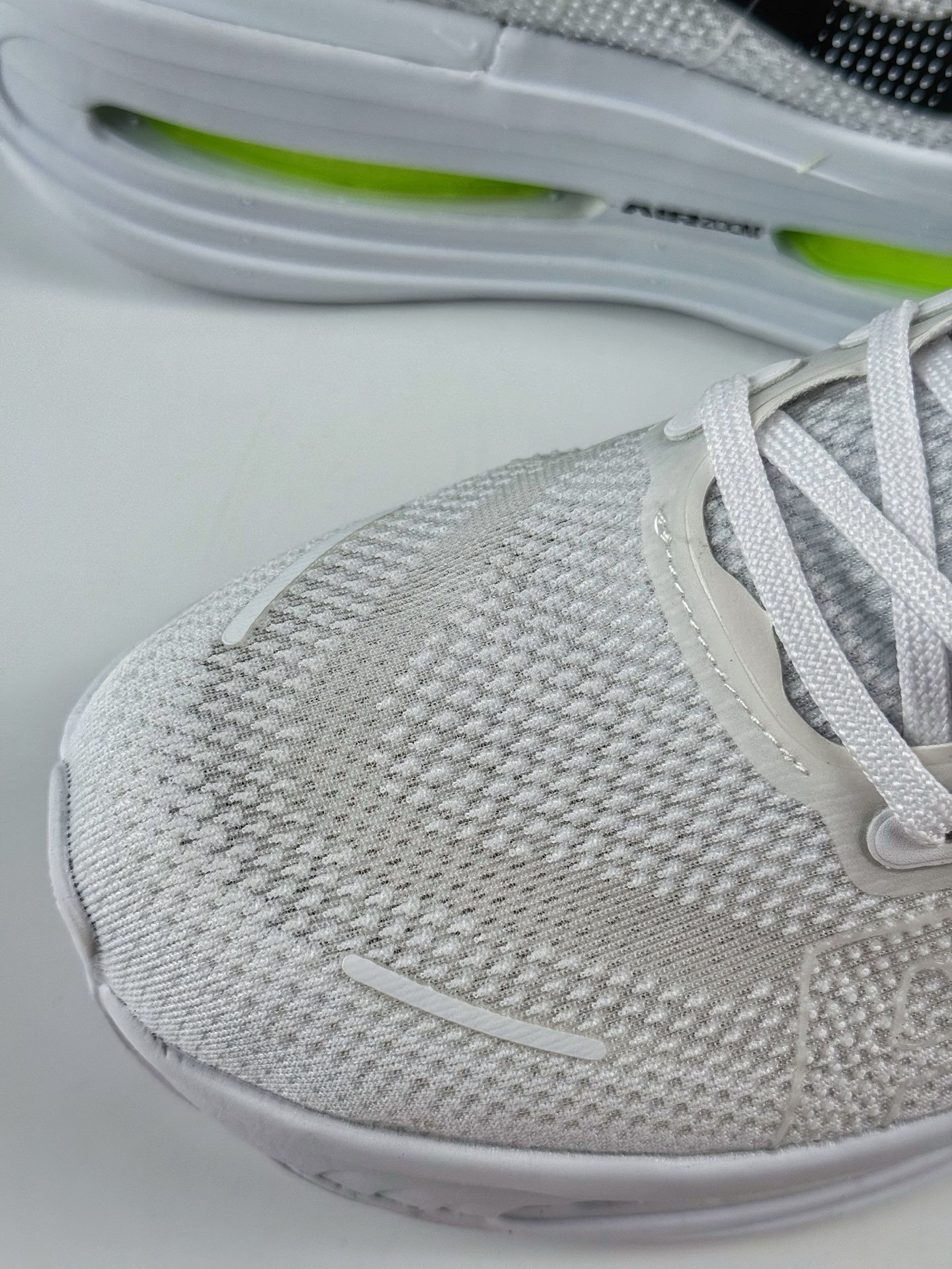 NIKE ZOOM PREMIUM 运动休闲跑鞋 耐克双层厚底  HQ2050-300