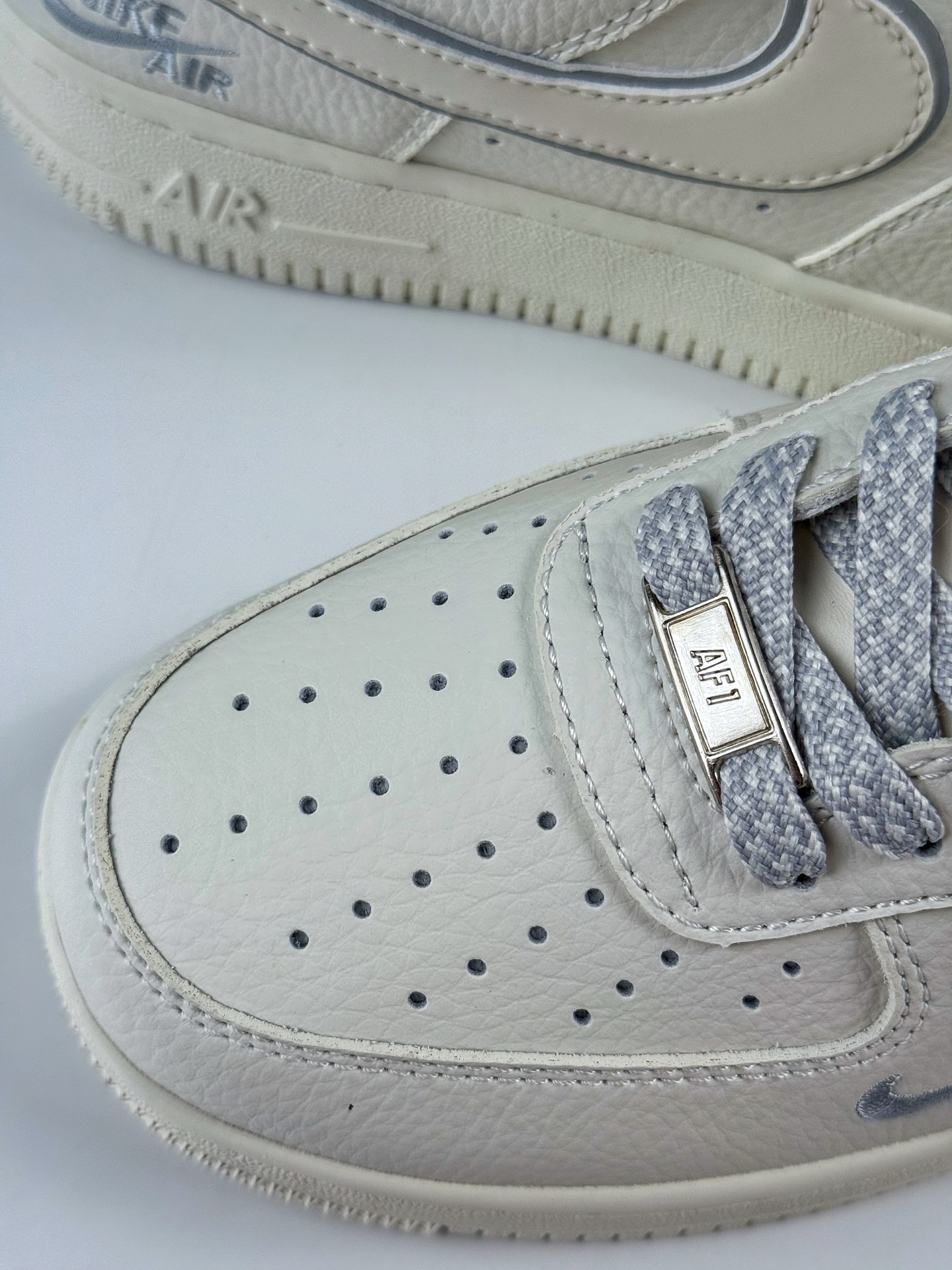 260 Nike Air Force 1 Low 07 x NIKE 米白灰小勾满天星 CS5288-033-Chinese UA Cheap High Quatity Brand Clothes Bags handbags Sneakers wholesale wholesaler seller from China Factory suppliers Fashion Clothing Shoes best Quality Beautiful Price 260 Nike Air Force 1 Low 07 x NIKE 米白灰小勾满天星 CS5288-033