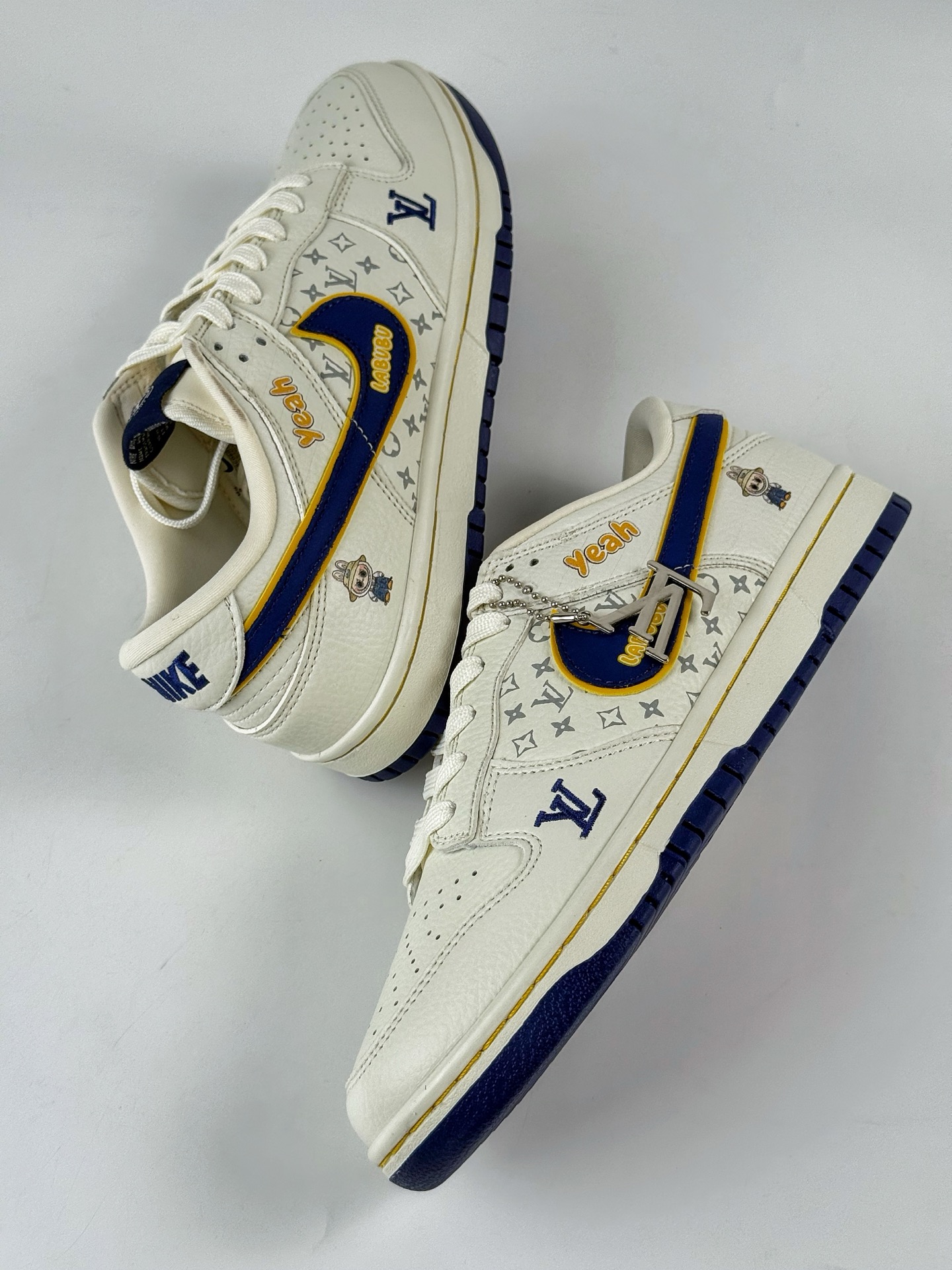 280 NIKE SB Dunk Low RETRO x Louis Vuitton x LABUBU 白蓝  SC0601-457