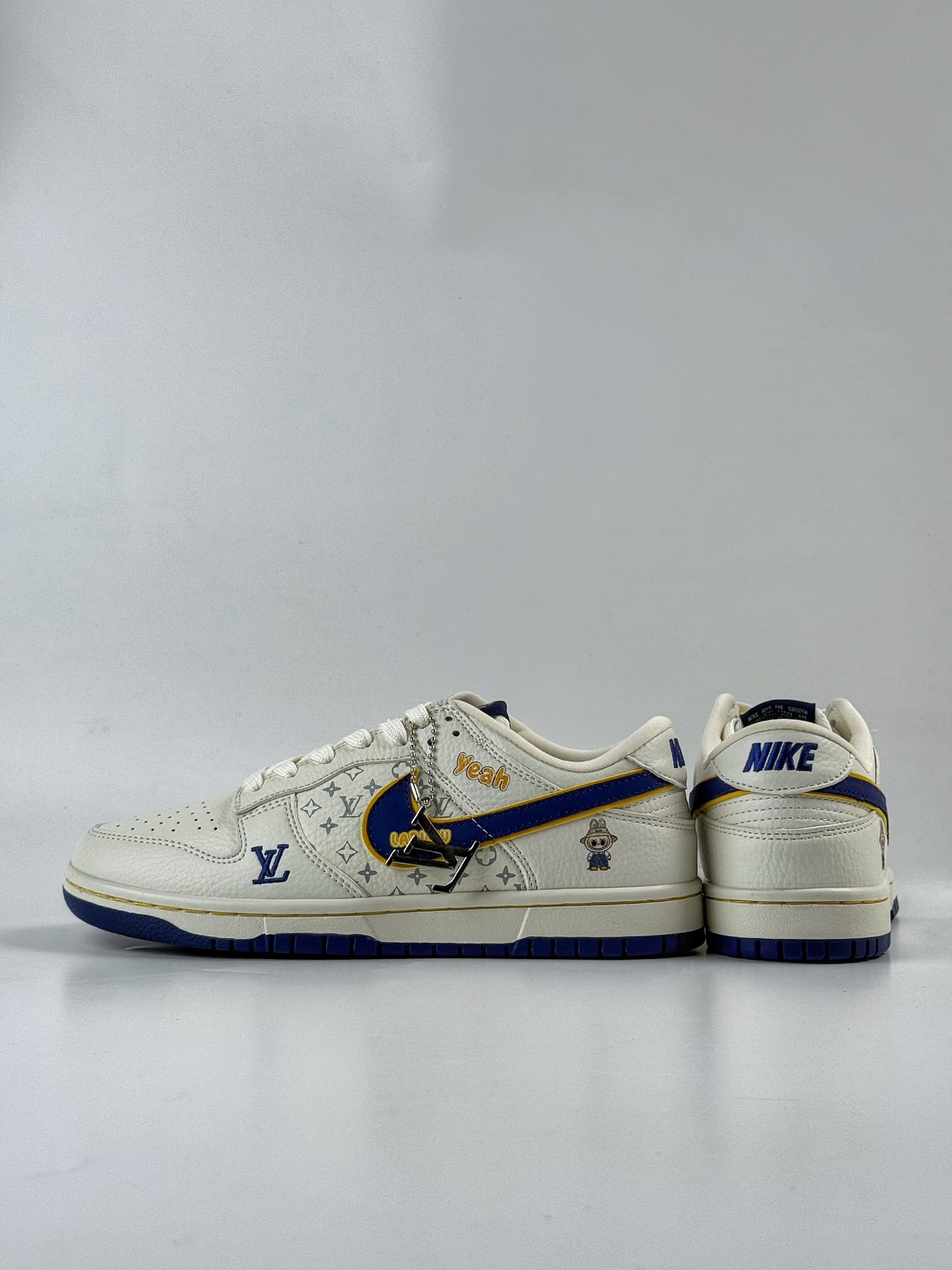 280 NIKE SB Dunk Low RETRO x Louis Vuitton x LABUBU 白蓝  SC0601-457