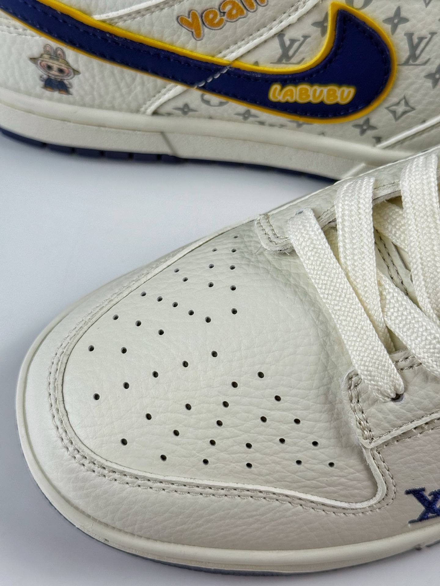 280 NIKE SB Dunk Low RETRO x Louis Vuitton x LABUBU 白蓝  SC0601-457