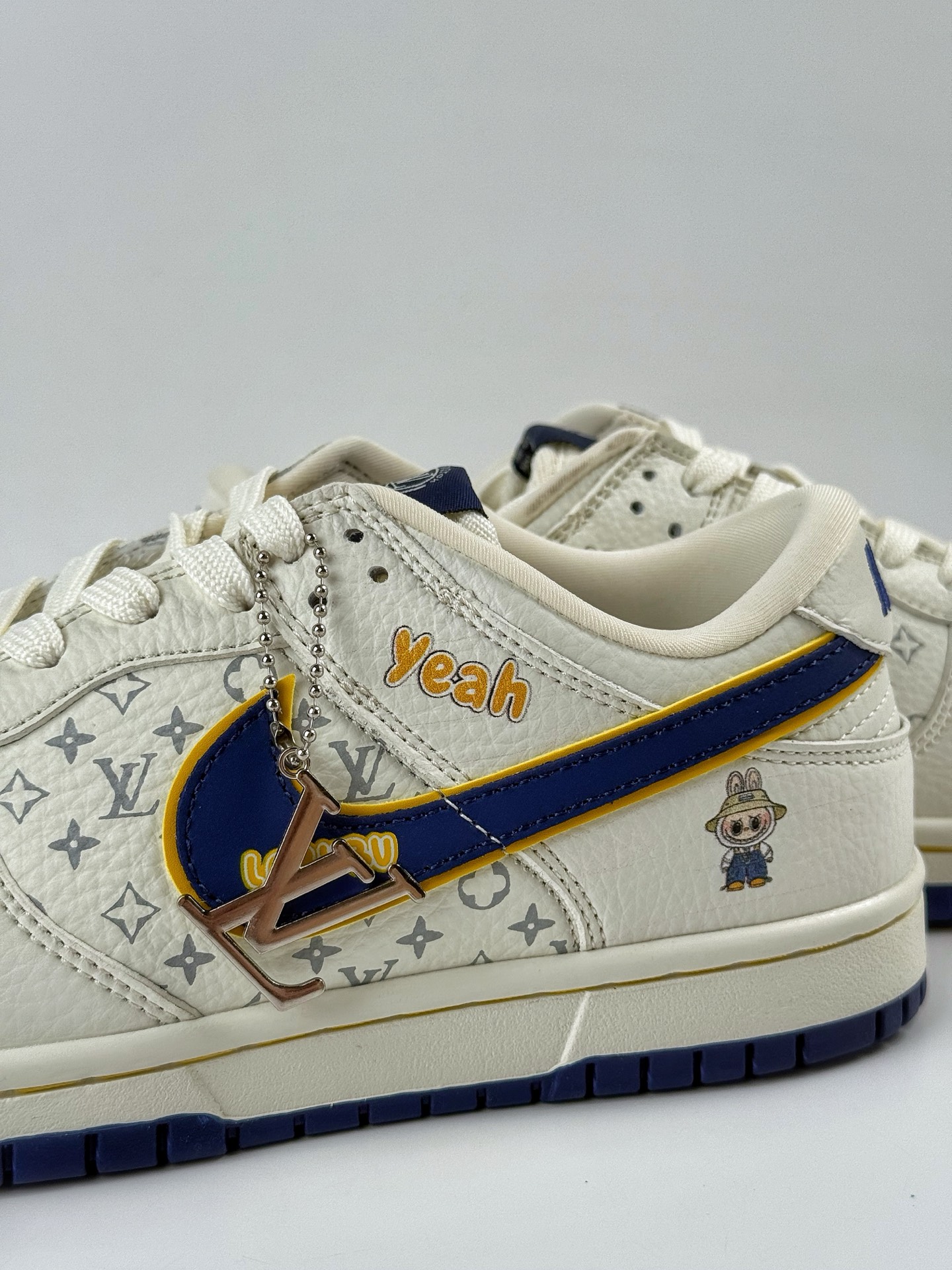 280 NIKE SB Dunk Low RETRO x Louis Vuitton x LABUBU 白蓝  SC0601-457
