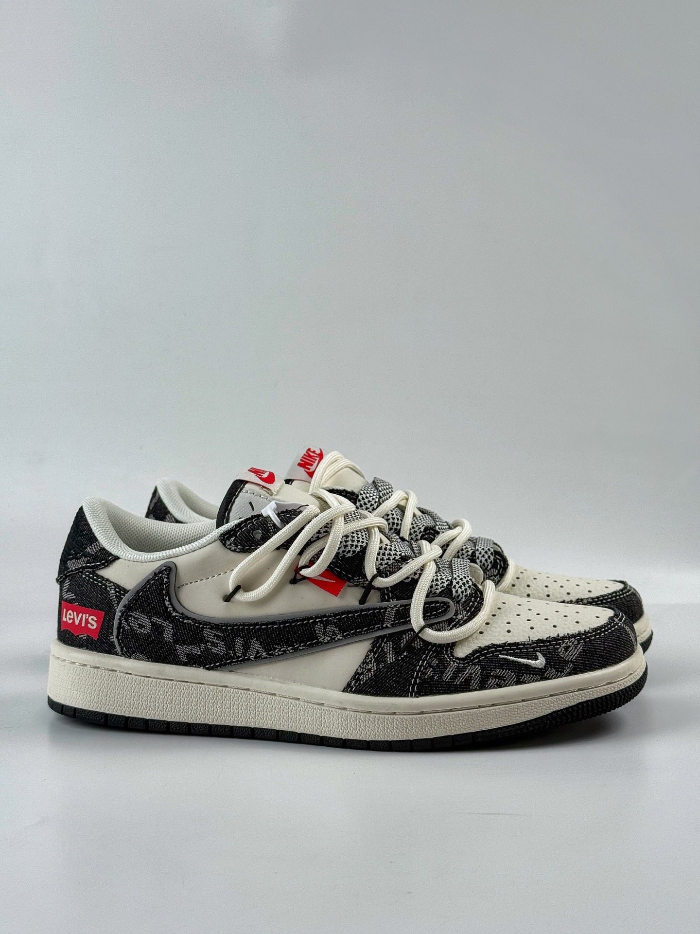 300 Travis Scott x Nike Air Jordan 1 Low x Louis Vuitton Air Jordan 1 Low 反转黑白牛仔小勾满天星倒钩  HT5088-600