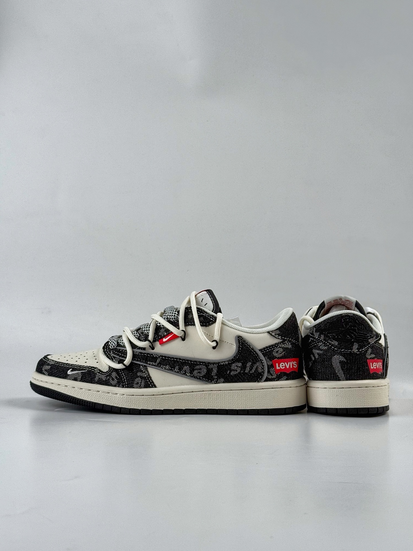 300 Travis Scott x Nike Air Jordan 1 Low x Louis Vuitton Air Jordan 1 Low 反转黑白牛仔小勾满天星倒钩  HT5088-600