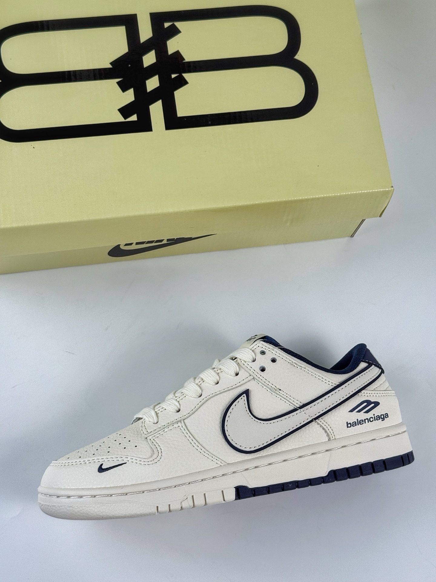 260 Nike SB Dunk Low x Balenciaga 白蓝小勾 XD1588-232-Chinese UA Cheap High Quatity Brand Clothes Bags handbags Sneakers wholesale wholesaler seller from China Factory suppliers Fashion Clothing Shoes best Quality Beautiful Price 260 Nike SB Dunk Low x Balenciaga 白蓝小勾 XD1588-232