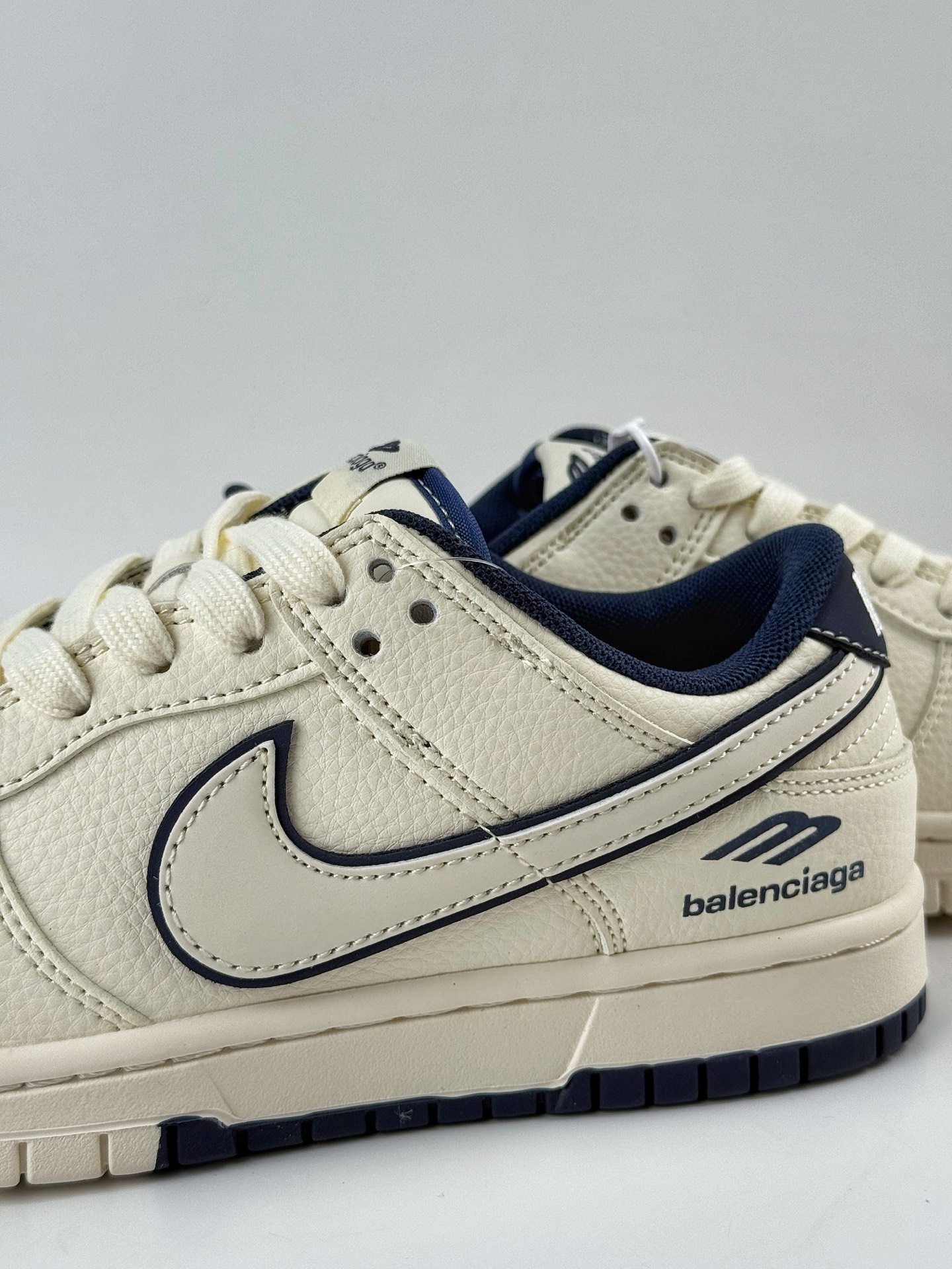 260 Nike SB Dunk Low x Balenciaga 白蓝小勾 XD1588-232-Chinese UA Cheap High Quatity Brand Clothes Bags handbags Sneakers wholesale wholesaler seller from China Factory suppliers Fashion Clothing Shoes best Quality Beautiful Price 260 Nike SB Dunk Low x Balenciaga 白蓝小勾 XD1588-232