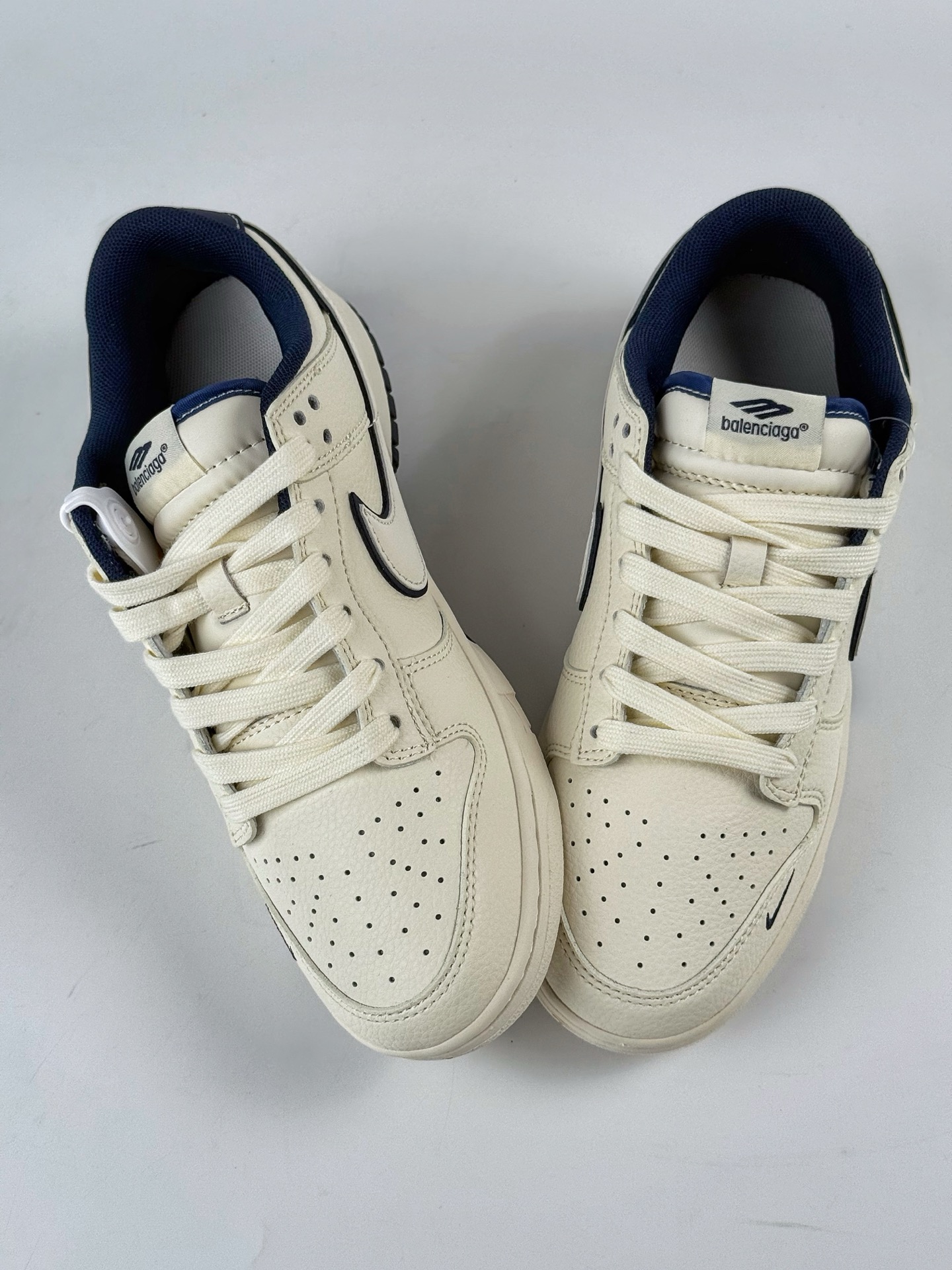 260 Nike SB Dunk Low x Balenciaga 白蓝小勾 XD1588-232-Chinese UA Cheap High Quatity Brand Clothes Bags handbags Sneakers wholesale wholesaler seller from China Factory suppliers Fashion Clothing Shoes best Quality Beautiful Price 260 Nike SB Dunk Low x Balenciaga 白蓝小勾 XD1588-232