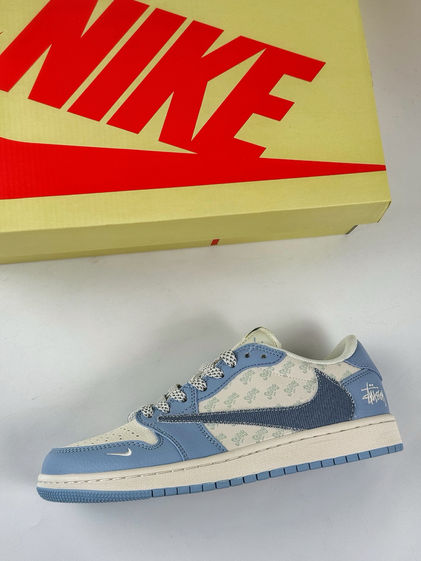 260 Travis Scott x Nike Air Jordan 1 Low x Stussy Air Jordan 1 Low 反转蓝白小勾满天星倒钩 HS8068-037