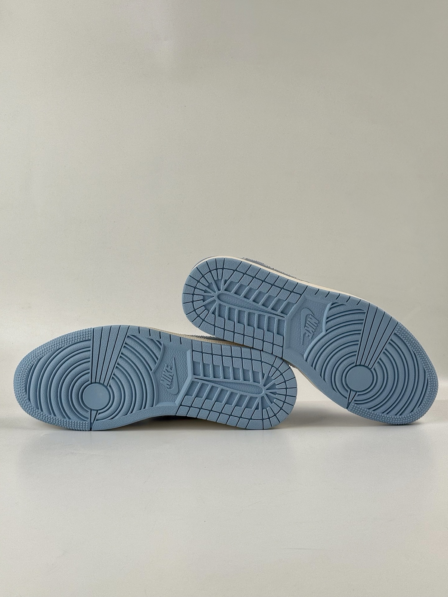 260 Travis Scott x Nike Air Jordan 1 Low x Stussy Air Jordan 1 Low 反转蓝白小勾满天星倒钩 HS8068-037