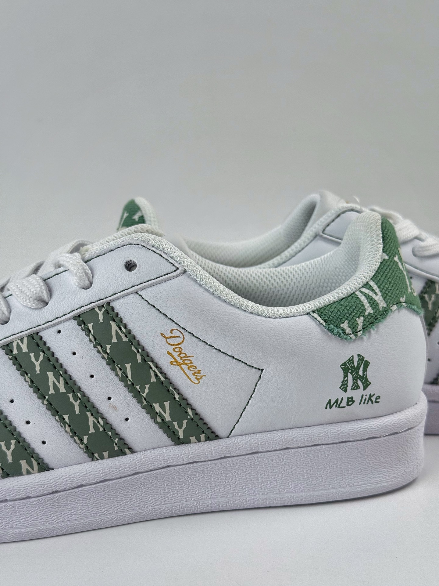 220 AD Originals Superstar x MLB 白绿 BZ2535-Chinese UA Cheap High Quatity Brand Clothes Bags handbags Sneakers wholesale wholesaler seller from China Factory suppliers Fashion Clothing Shoes best Quality Beautiful Price 220 AD Originals Superstar x MLB 白绿 BZ2535