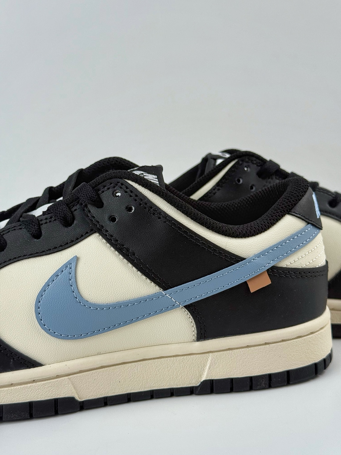 260 Nike SB Dunk Low 蓝尾巴 熊猫俱乐部 礼袋 涂鸦 街头  DD1391-100