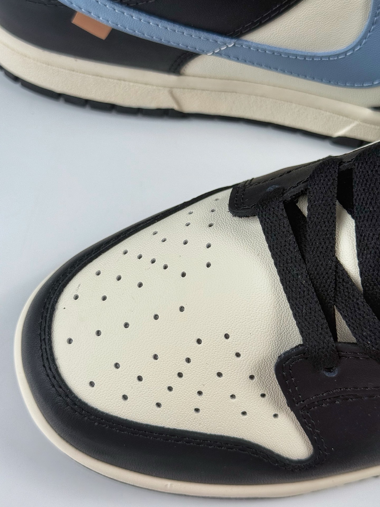 260 Nike SB Dunk Low 蓝尾巴 熊猫俱乐部 礼袋 涂鸦 街头  DD1391-100