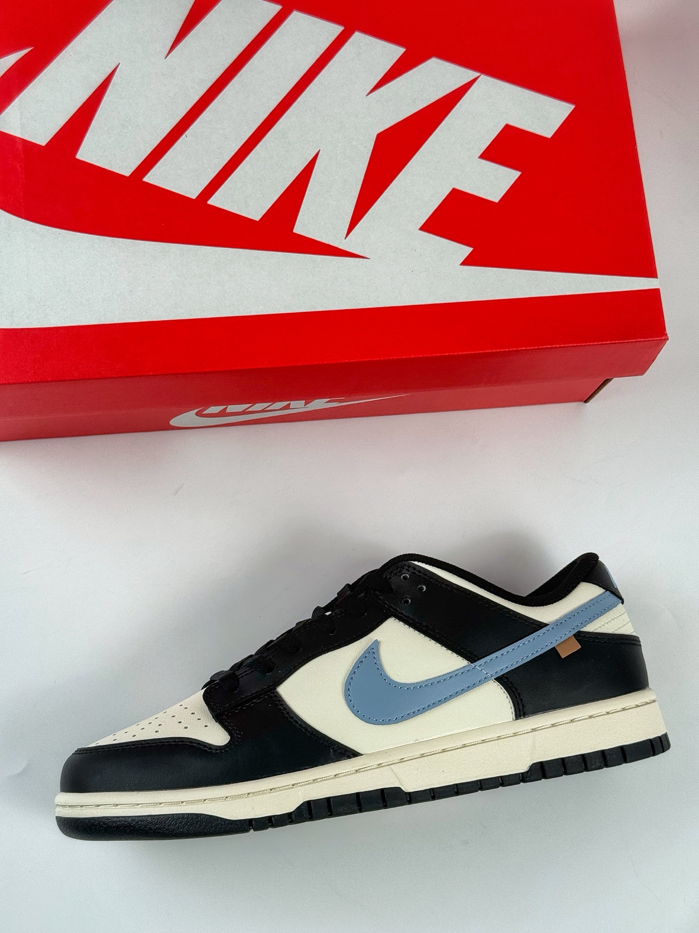 260 Nike SB Dunk Low 蓝尾巴 熊猫俱乐部 礼袋 涂鸦 街头  DD1391-100