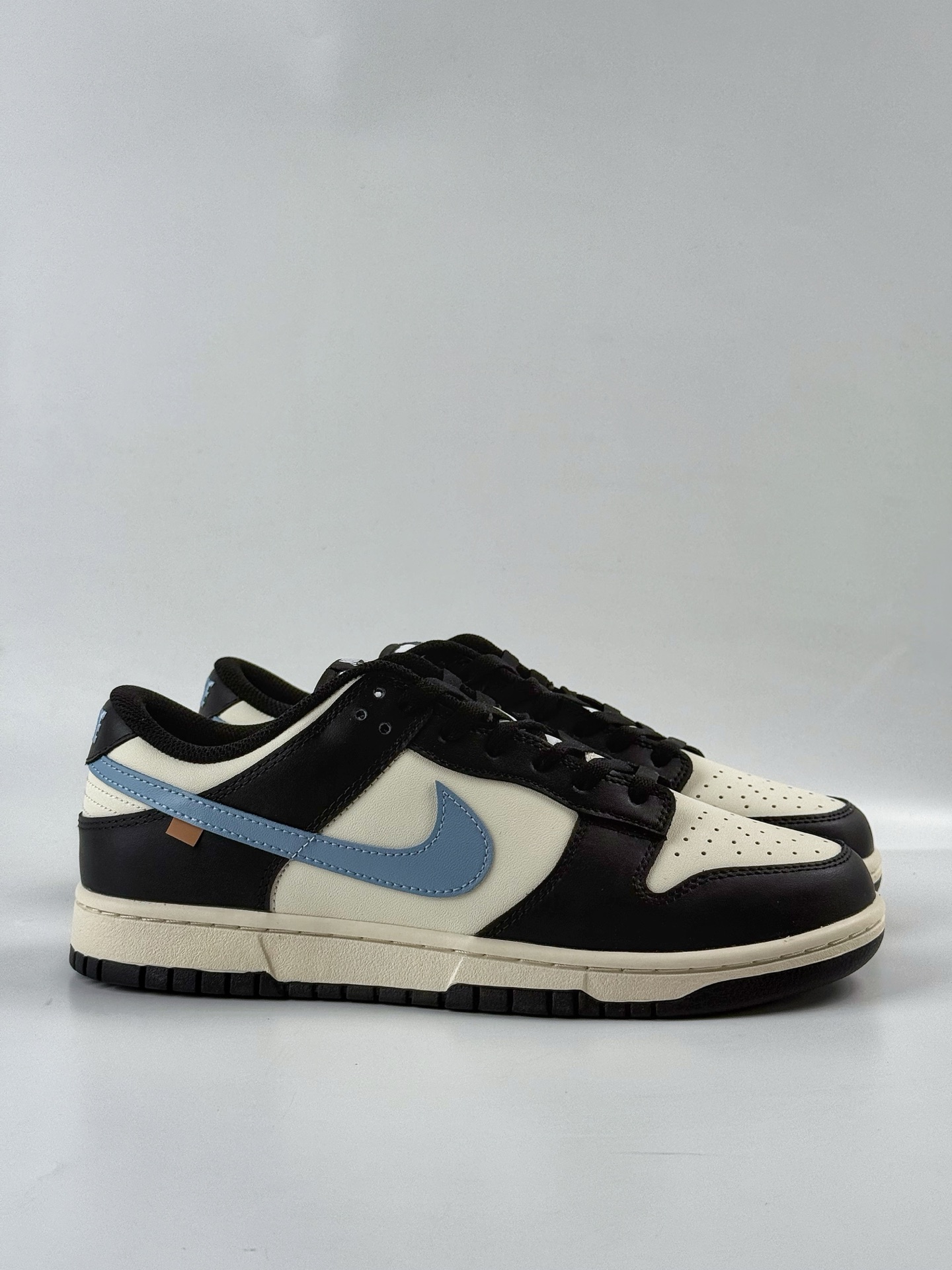 260 Nike SB Dunk Low 蓝尾巴 熊猫俱乐部 礼袋 涂鸦 街头  DD1391-100