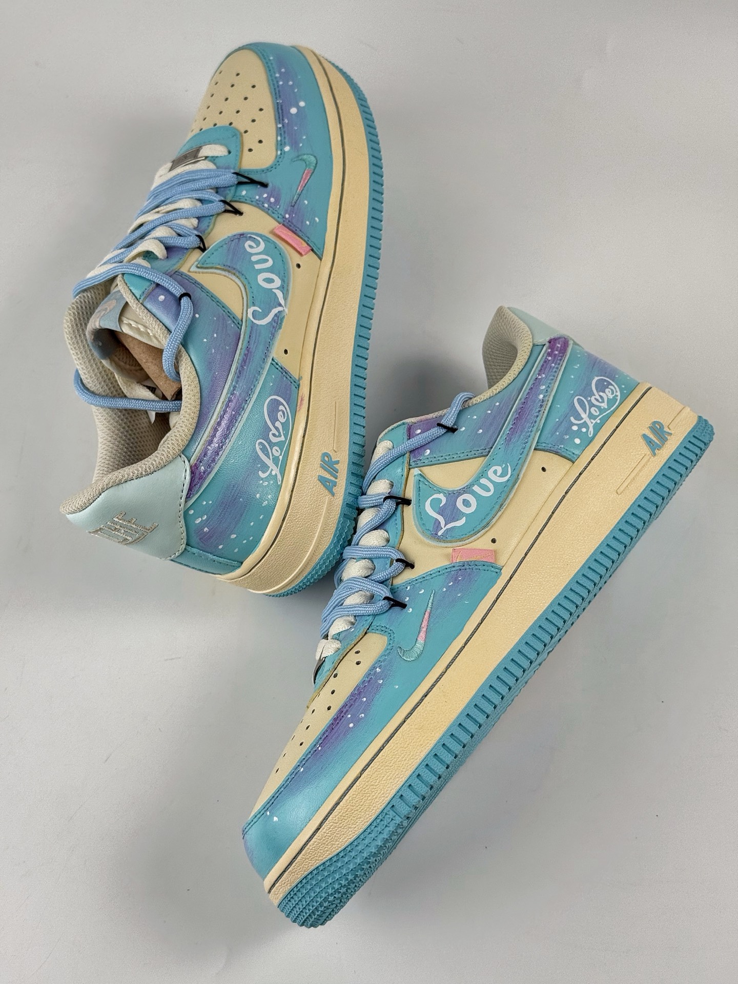 Nike Air Force 1 Low 07 x LOVE 蓝白小勾绑带  XL2332-555
