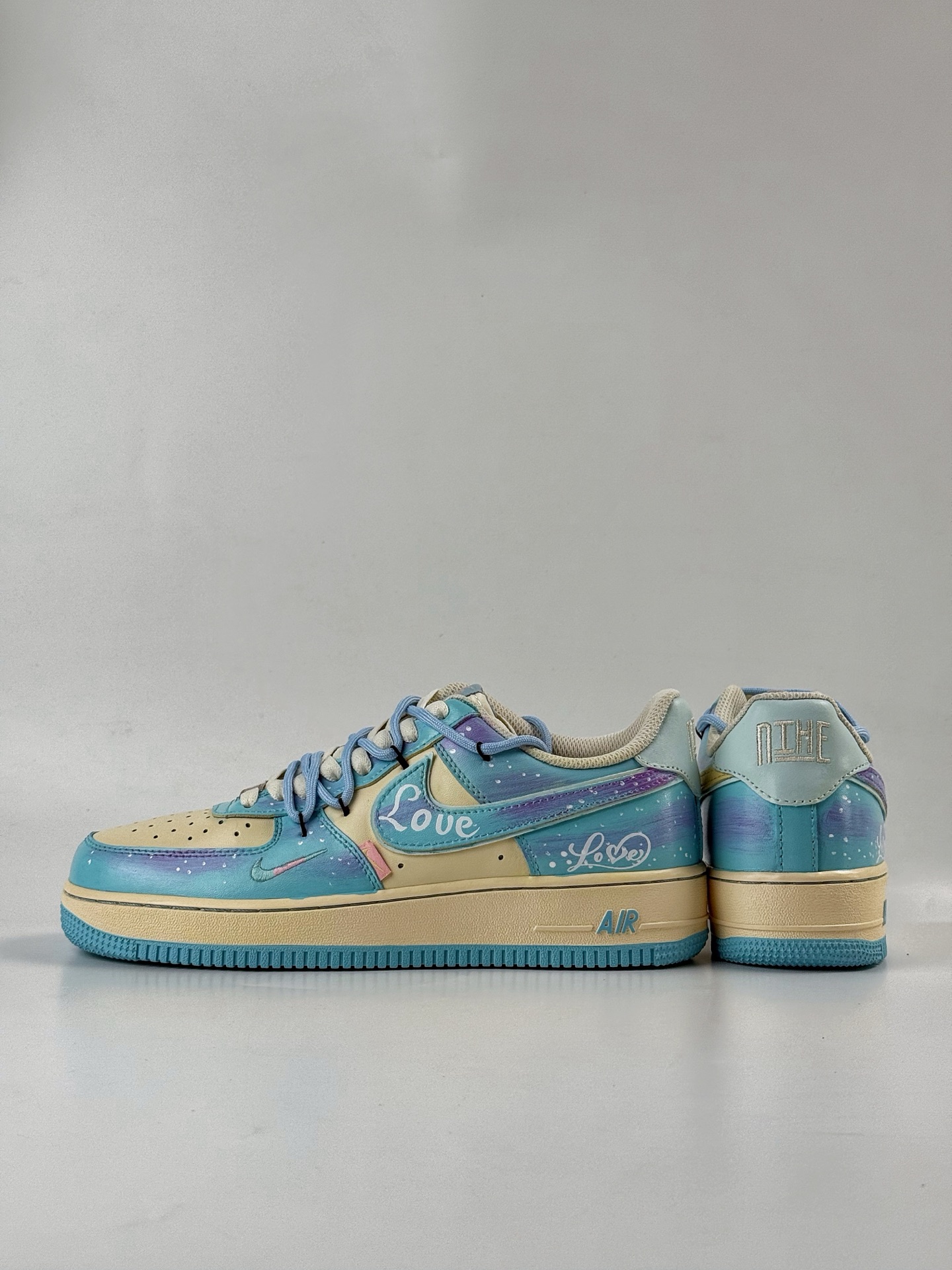 Nike Air Force 1 Low 07 x LOVE 蓝白小勾绑带  XL2332-555