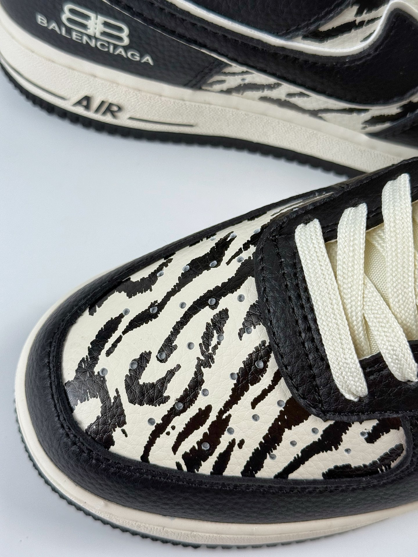 Nike Air Force 1 Low 07 x Balenciaga 黑白小勾  HJ3318-004